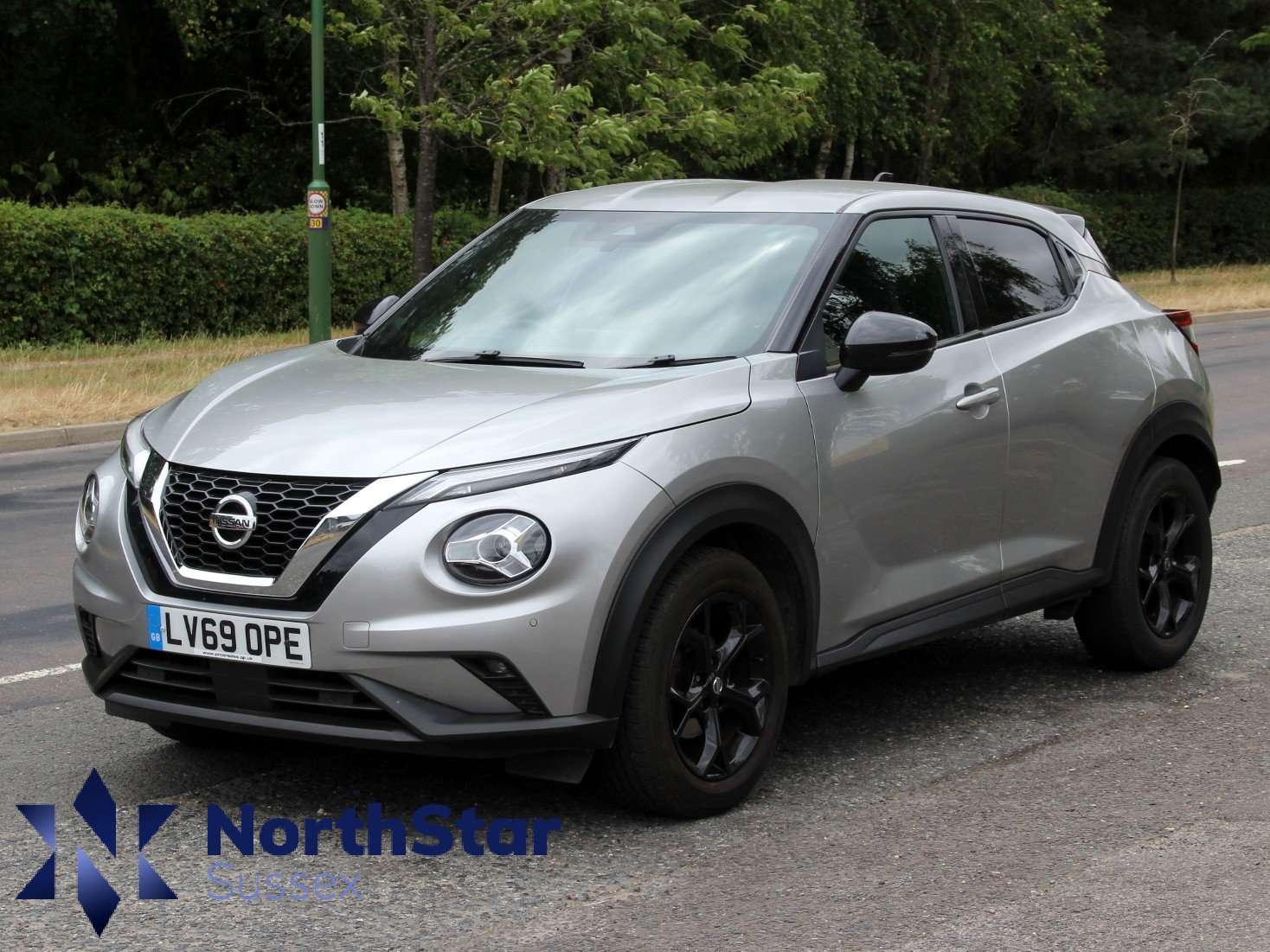 A 2020 NISSAN JUKE 1.0 DIG-T N-Connecta SUV 5dr Petrol Manual Euro 6 (s/s) (117 ps) A 2020 NISSAN JUKE 1.0 DIG-T N-Connecta SUV 5dr Petrol Manual Euro 6 (s/s) (117 ps)