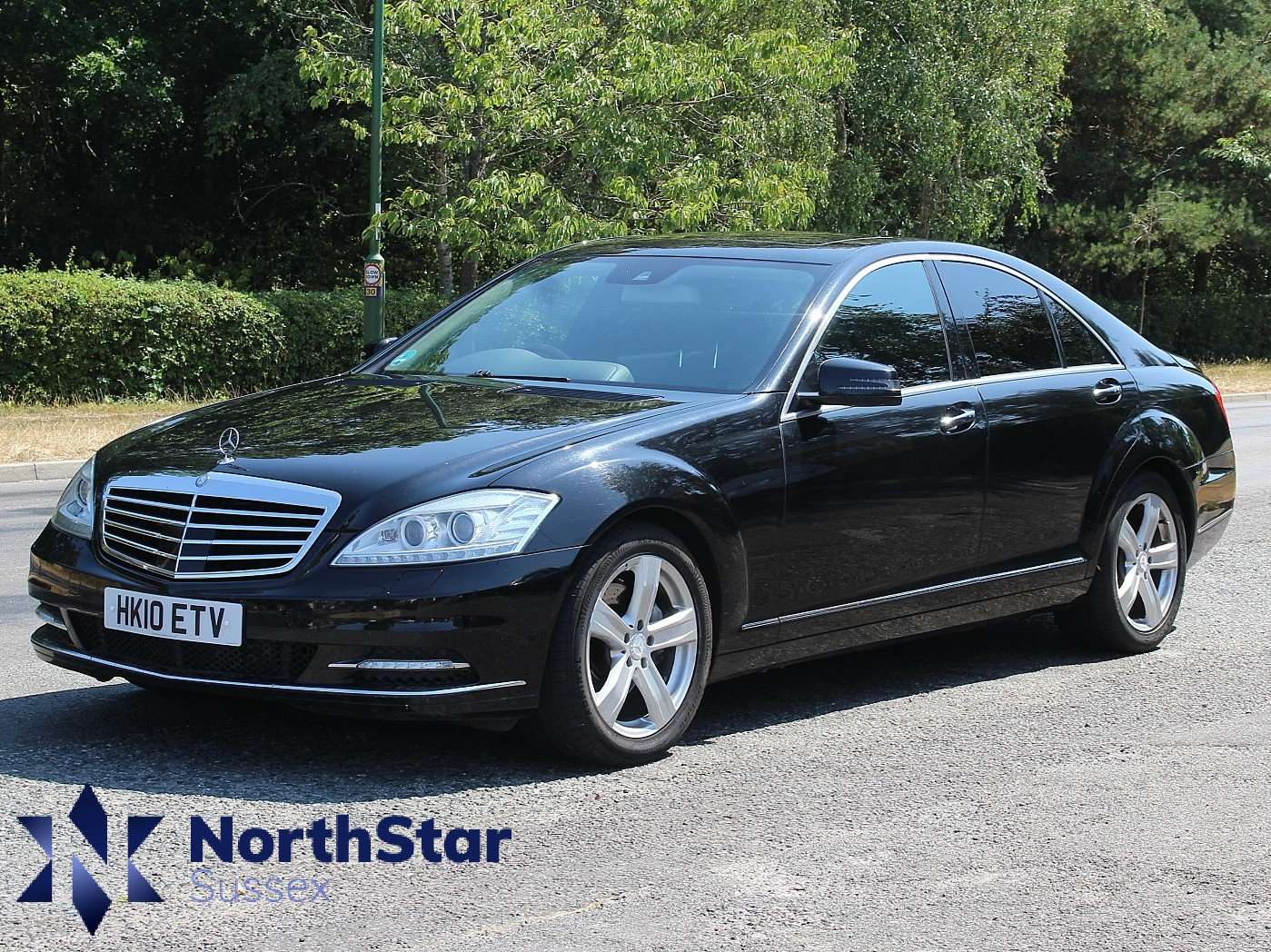 A 2010 MERCEDES-BENZ S CLASS 3.0 S350 CDI V6 BlueEfficiency Saloon 4dr Diesel G-Tronic Euro 4 (235 ps) A 2010 MERCEDES-BENZ S CLASS 3.0 S350 CDI V6 BlueEfficiency Saloon 4dr Diesel G-Tronic Euro 4 (235 ps)