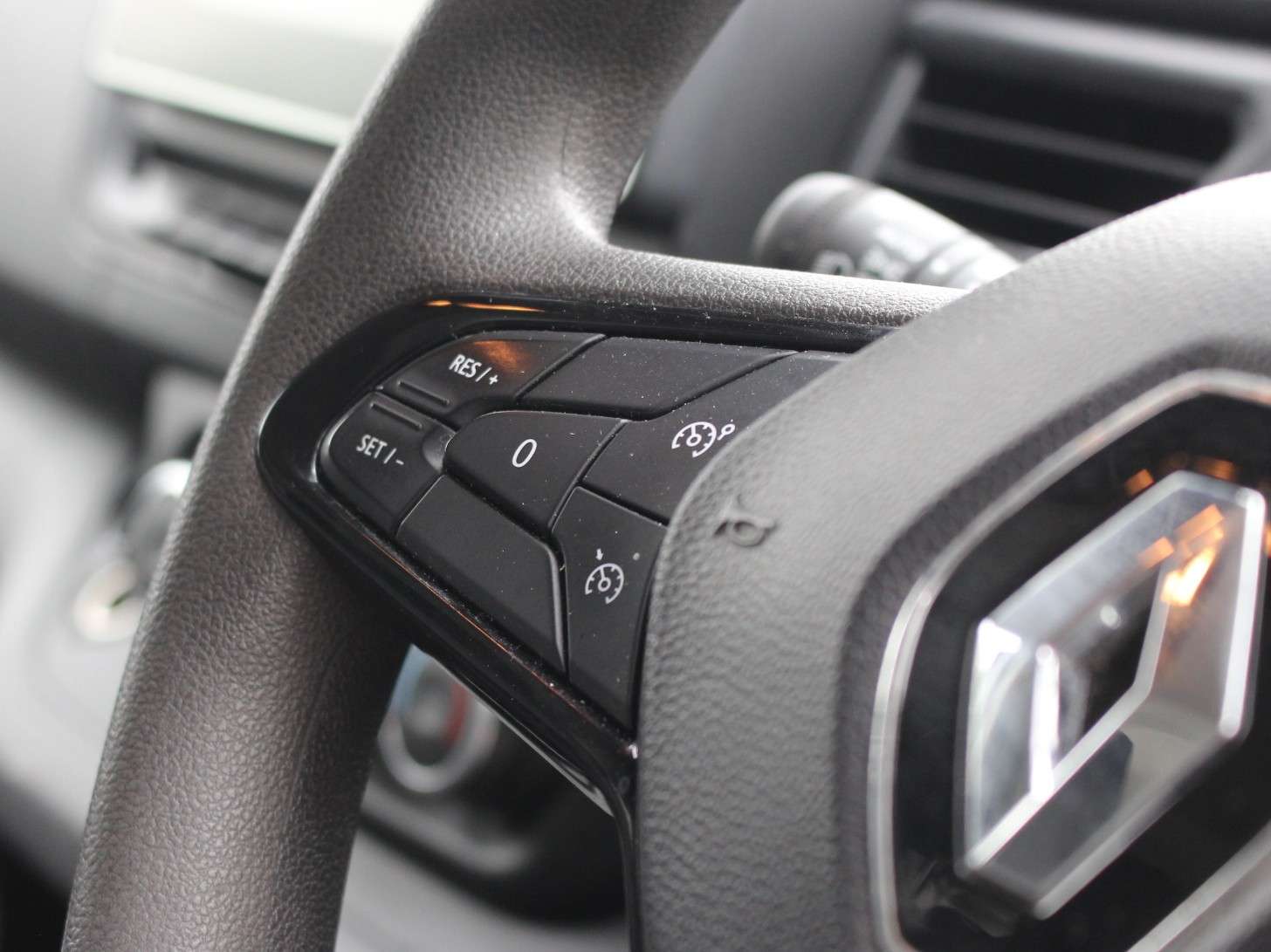 2023 RENAULT TRAFIC 2023 RENAULT TRAFIC
