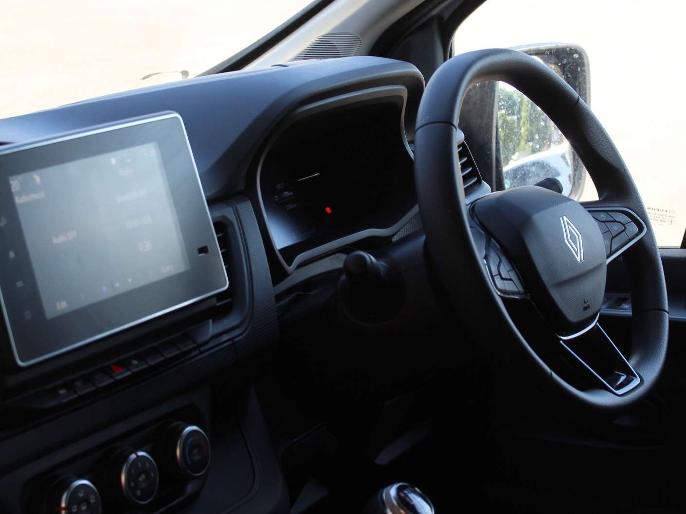 2024 RENAULT TRAFIC 2024 RENAULT TRAFIC