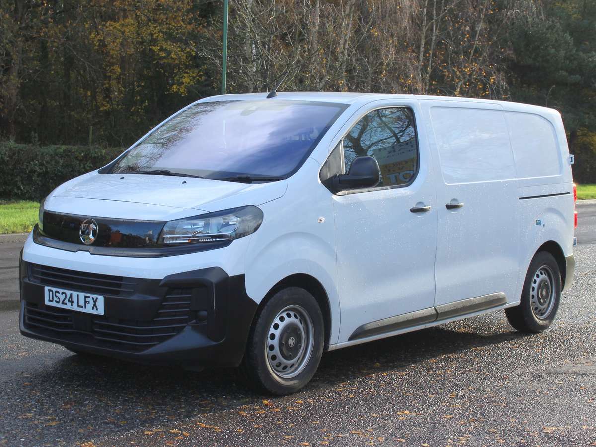 Check out this Vauxhall Vivaro 2024 Diesel Manual