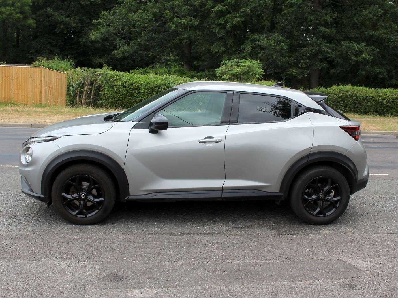 A 2020 NISSAN JUKE 1.0 DIG-T N-Connecta SUV 5dr Petrol Manual Euro 6 (s/s) (117 ps) A 2020 NISSAN JUKE 1.0 DIG-T N-Connecta SUV 5dr Petrol Manual Euro 6 (s/s) (117 ps)