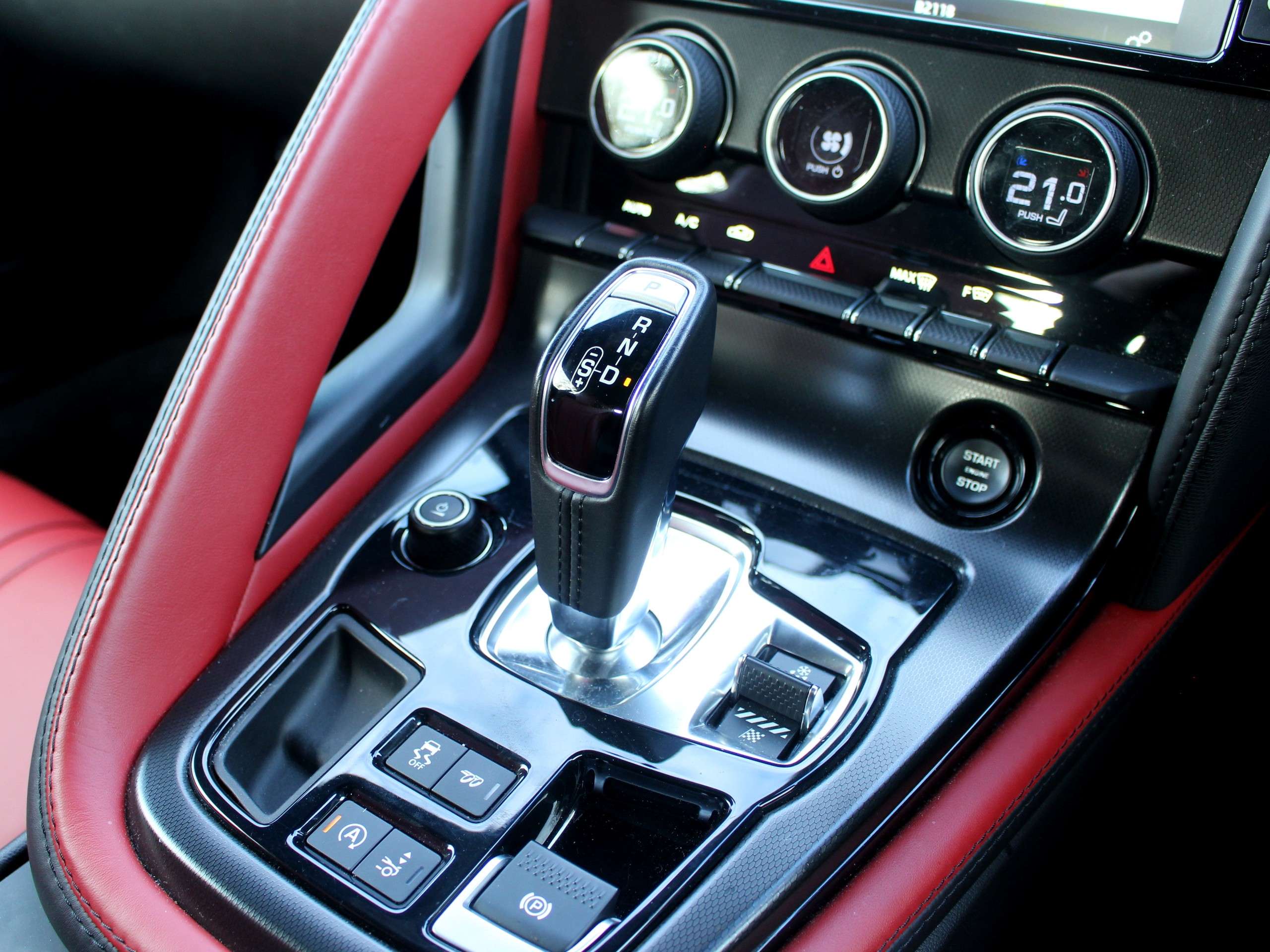 2015 JAGUAR F-TYPE 2015 JAGUAR F-TYPE