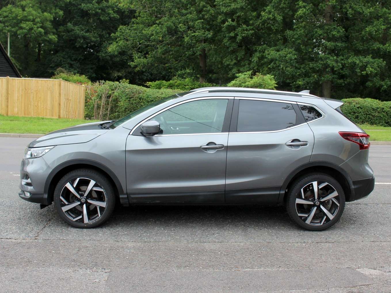 A 2021 NISSAN QASHQAI 1.3 DIG-T N-Motion SUV 5dr Petrol Manual Euro 6 (s/s) (140 ps) A 2021 NISSAN QASHQAI 1.3 DIG-T N-Motion SUV 5dr Petrol Manual Euro 6 (s/s) (140 ps)