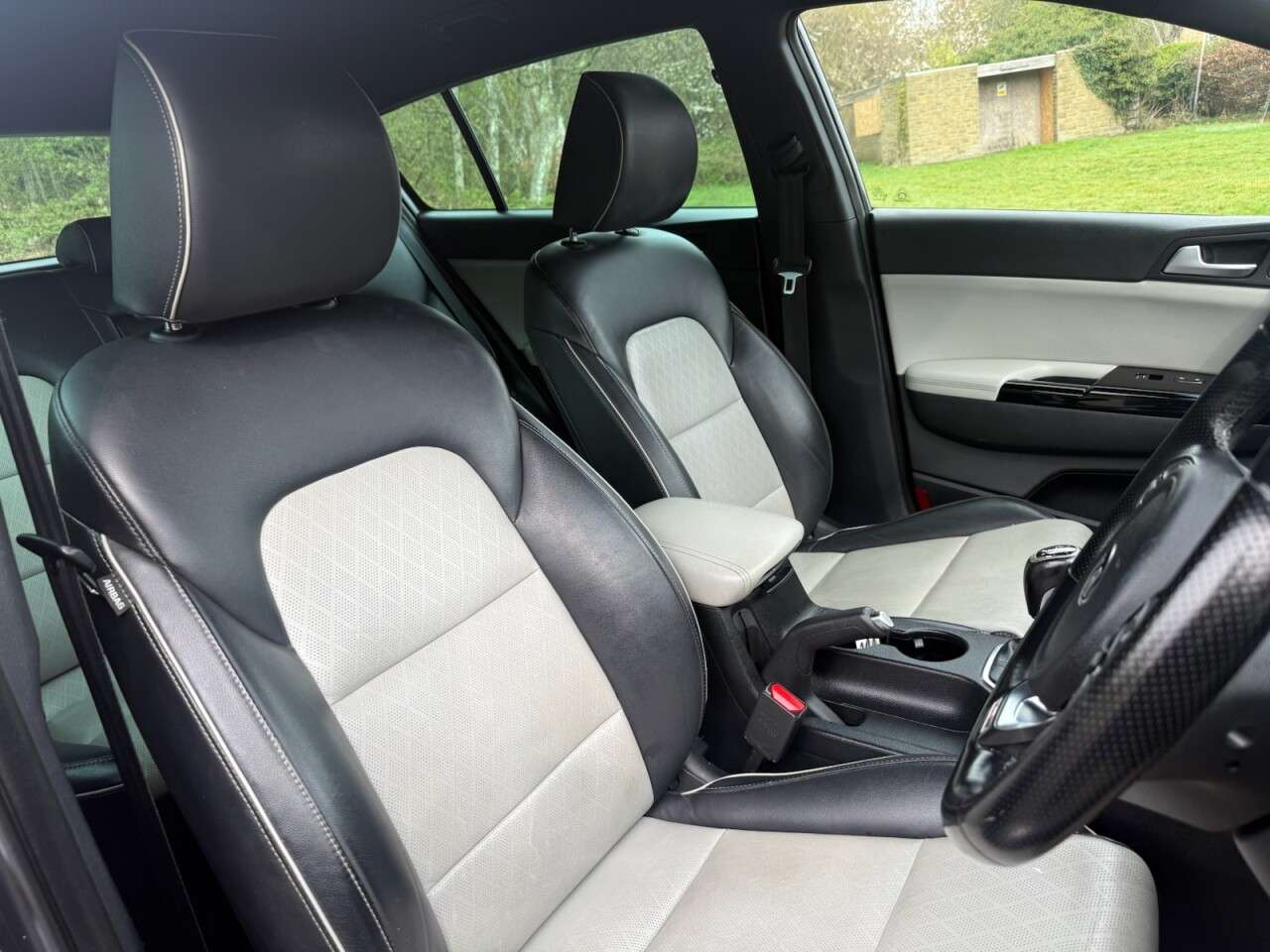 A 2016 KIA SPORTAGE 2.0 CRDi GT-Line SUV 5dr Diesel Manual AWD Euro 6 (134 bhp) A 2016 KIA SPORTAGE 2.0 CRDi GT-Line SUV 5dr Diesel Manual AWD Euro 6 (134 bhp)