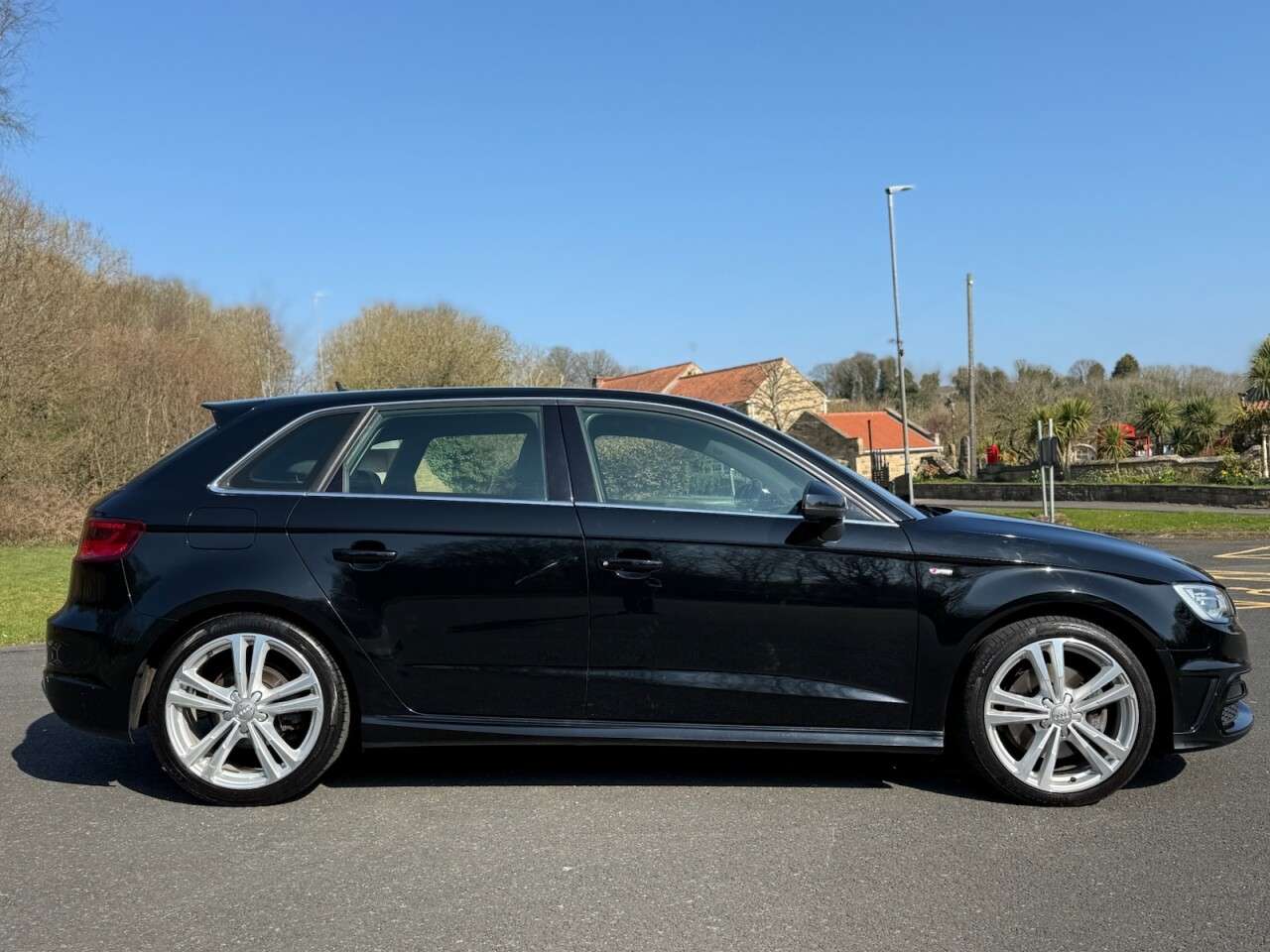 A 2015 AUDI A3 2.0 TDI S line Sportback 5dr Diesel S Tronic quattro Euro 6 (s/s) (184 ps) A 2015 AUDI A3 2.0 TDI S line Sportback 5dr Diesel S Tronic quattro Euro 6 (s/s) (184 ps)