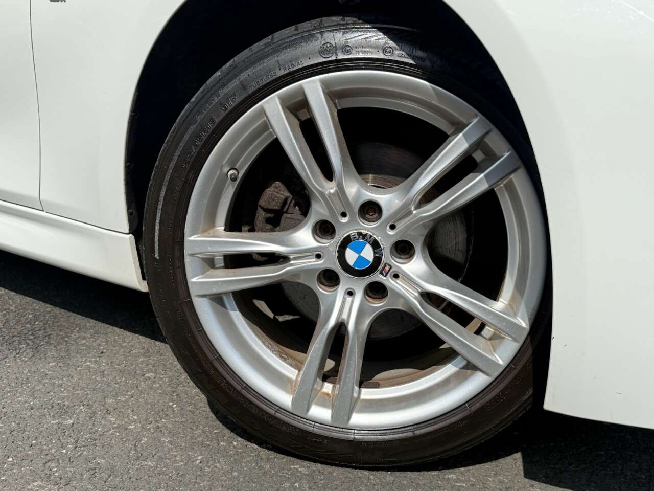 A 2016 BMW 3 SERIES 2.0 320d M Sport Touring 5dr Diesel Auto xDrive Euro 6 (s/s) (190 ps) HEATE A 2016 BMW 3 SERIES 2.0 320d M Sport Touring 5dr Diesel Auto xDrive Euro 6 (s/s) (190 ps) HEATE