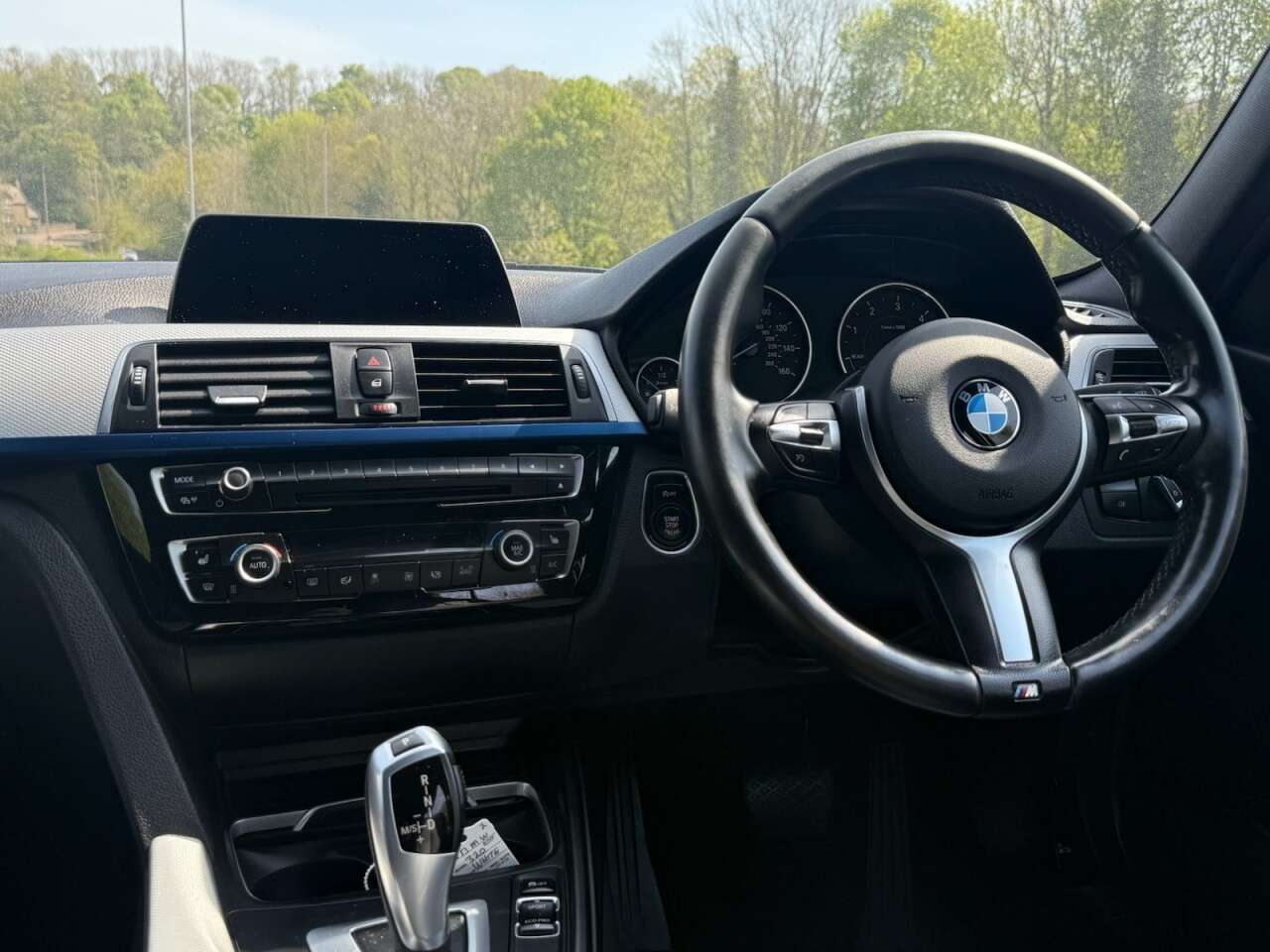 A 2016 BMW 3 SERIES 2.0 320d M Sport Touring 5dr Diesel Auto xDrive Euro 6 (s/s) (190 ps) HEATE A 2016 BMW 3 SERIES 2.0 320d M Sport Touring 5dr Diesel Auto xDrive Euro 6 (s/s) (190 ps) HEATE