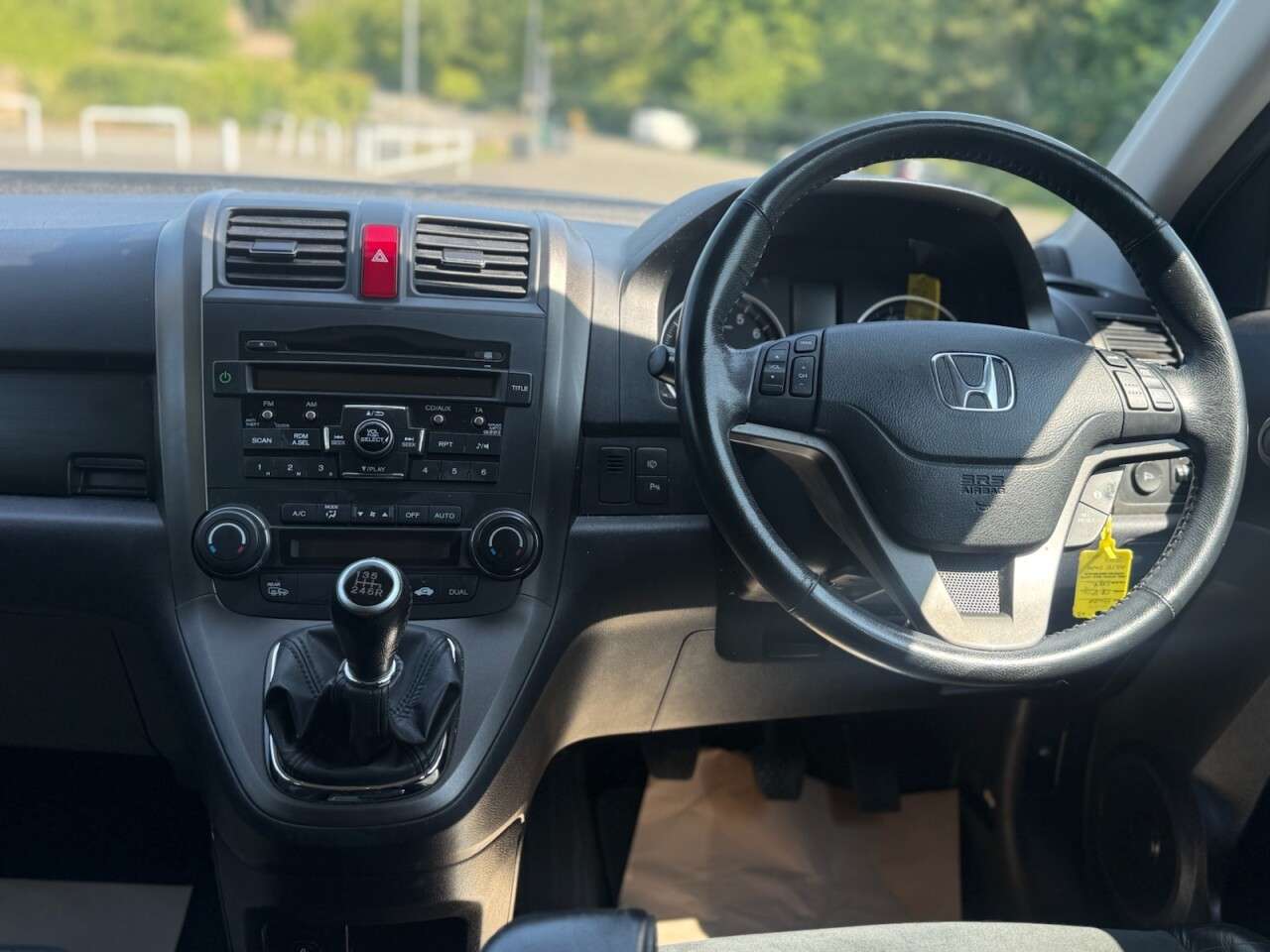 A 2010 HONDA CR-V 2.0 i-VTEC ES SUV 5dr Petrol Manual 4WD Euro 5 (150 ps) A 2010 HONDA CR-V 2.0 i-VTEC ES SUV 5dr Petrol Manual 4WD Euro 5 (150 ps)