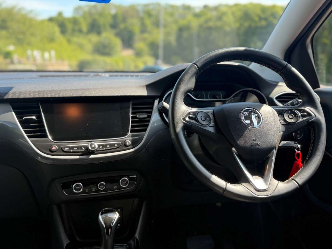 A 2020 VAUXHALL CROSSLAND X 1.2 Turbo Elite Nav SUV 5dr Petrol Auto Euro 6 (s/s) (130 ps) SAT NAV, AUTO A 2020 VAUXHALL CROSSLAND X 1.2 Turbo Elite Nav SUV 5dr Petrol Auto Euro 6 (s/s) (130 ps) SAT NAV, AUTO