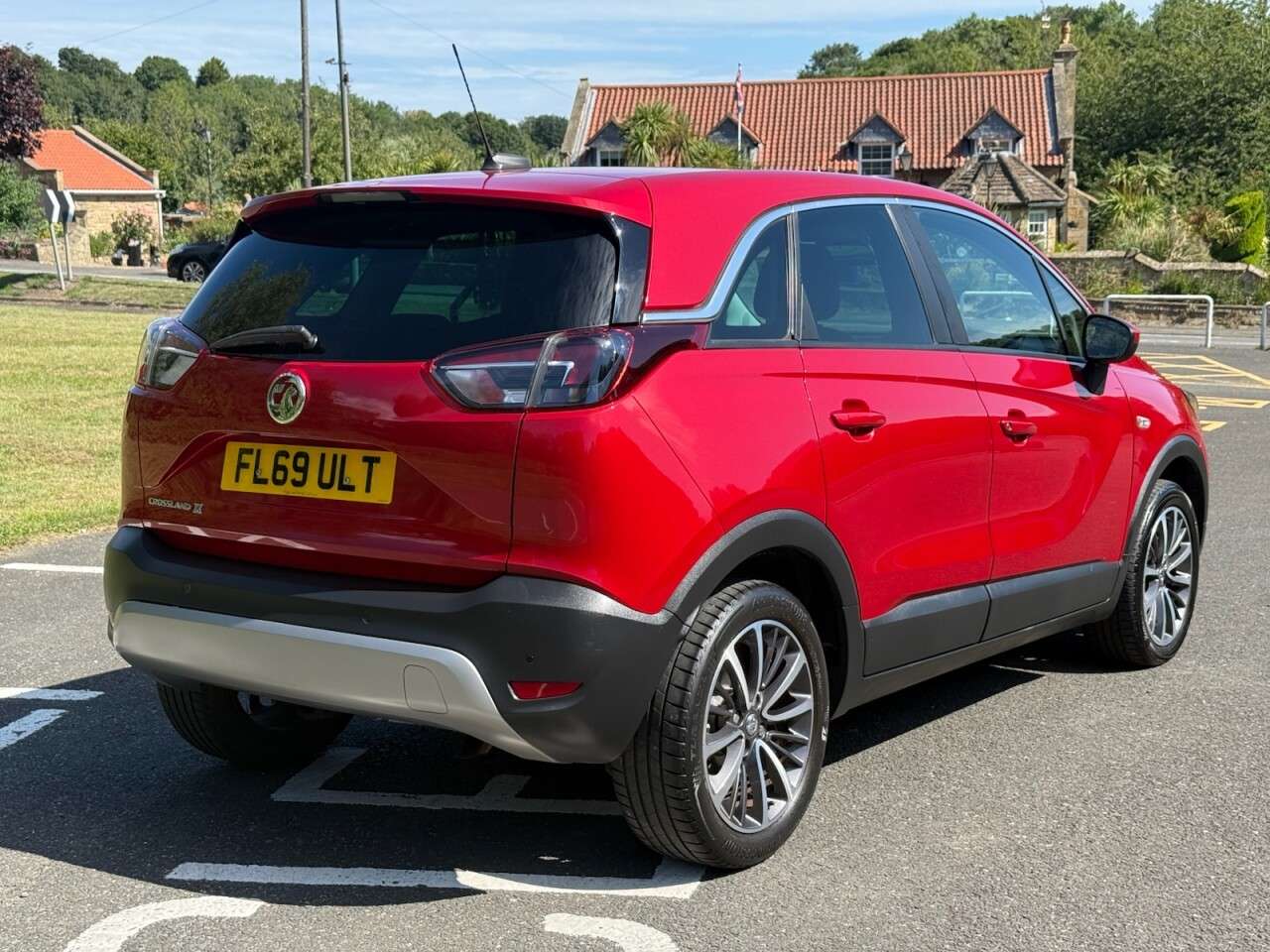 A 2020 VAUXHALL CROSSLAND X 1.2 Turbo Elite Nav SUV 5dr Petrol Auto Euro 6 (s/s) (130 ps) SAT NAV, AUTO A 2020 VAUXHALL CROSSLAND X 1.2 Turbo Elite Nav SUV 5dr Petrol Auto Euro 6 (s/s) (130 ps) SAT NAV, AUTO