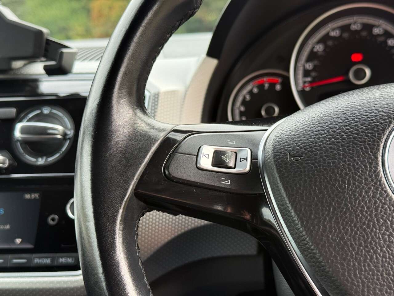 2018 VOLKSWAGEN UP! 2018 VOLKSWAGEN UP!