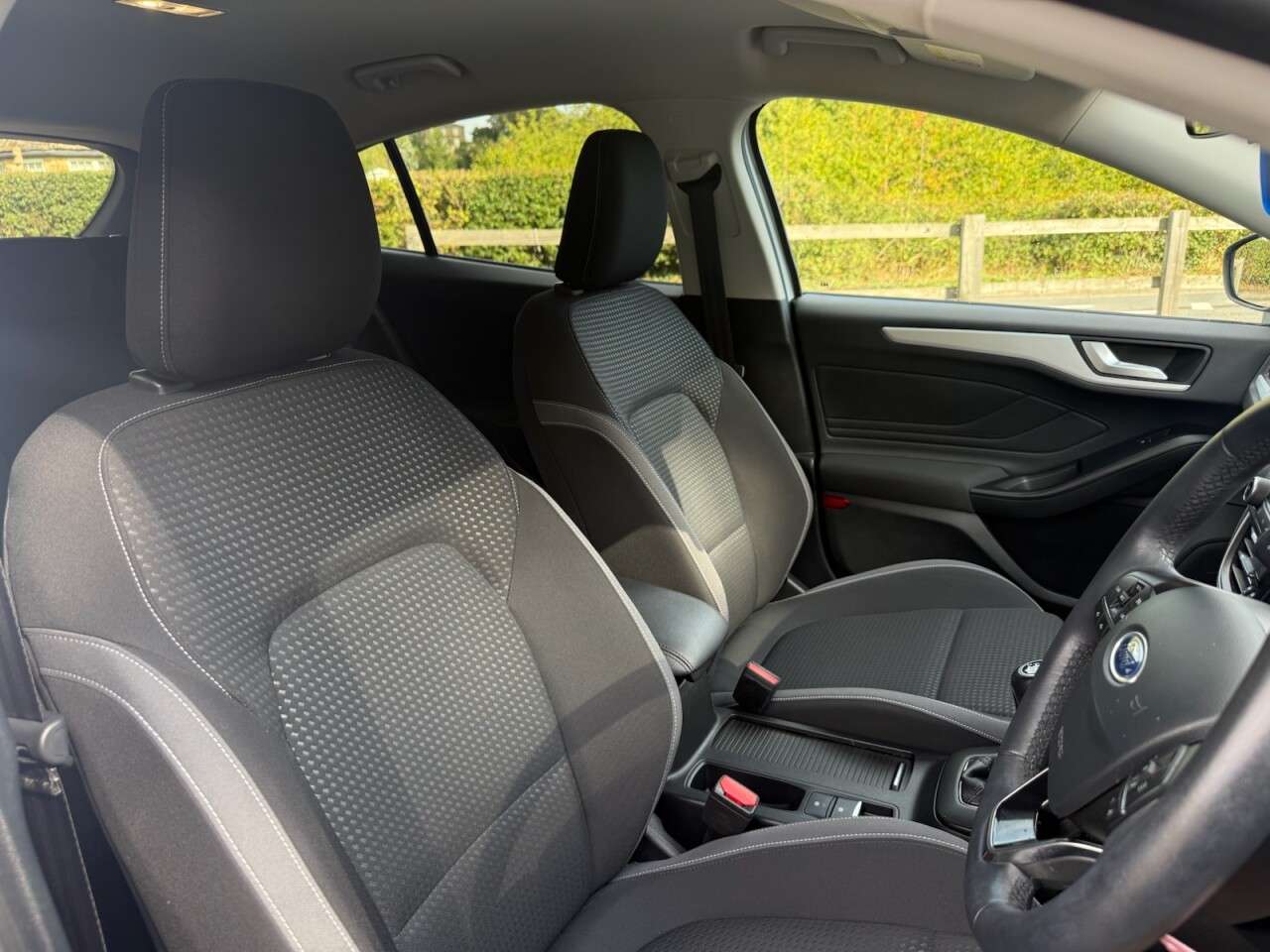 A 2018 FORD FOCUS 1.0T EcoBoost Zetec Hatchback 5dr Petrol Manual Euro 6 (s/s) (100 ps) A 2018 FORD FOCUS 1.0T EcoBoost Zetec Hatchback 5dr Petrol Manual Euro 6 (s/s) (100 ps)