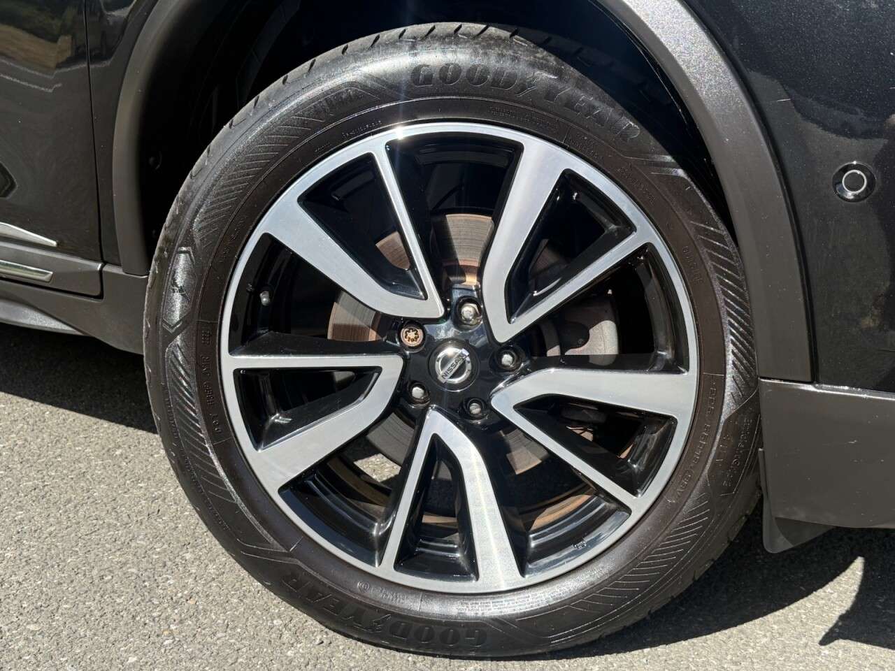 A 2019 NISSAN X-TRAIL 1.7 dCi Tekna SUV 5dr Diesel Manual Euro 6 (s/s) (150 ps) A 2019 NISSAN X-TRAIL 1.7 dCi Tekna SUV 5dr Diesel Manual Euro 6 (s/s) (150 ps)