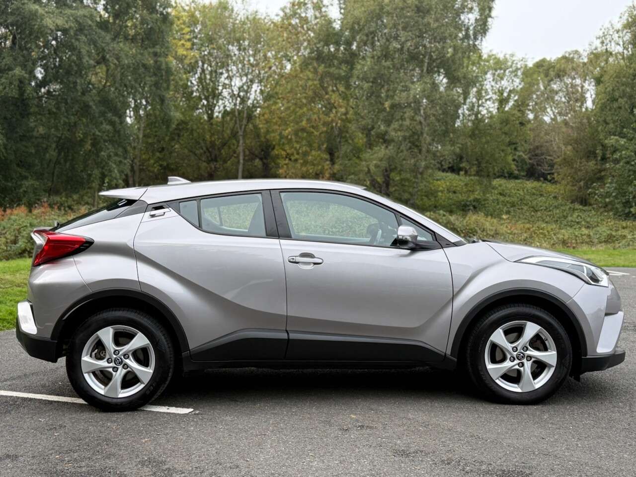 2019 TOYOTA C-HR 2019 TOYOTA C-HR