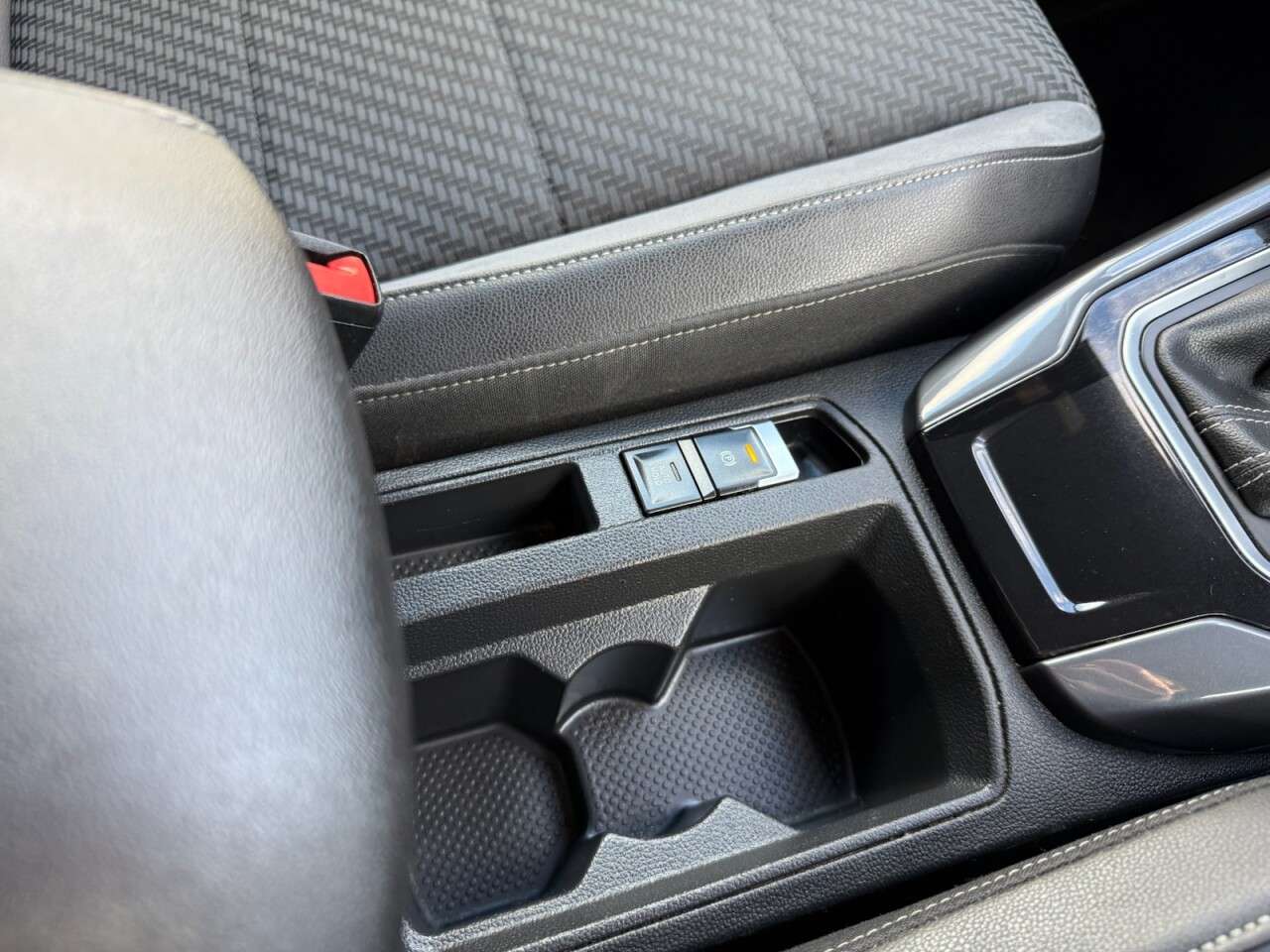 2020 VOLKSWAGEN T-ROC 2020 VOLKSWAGEN T-ROC