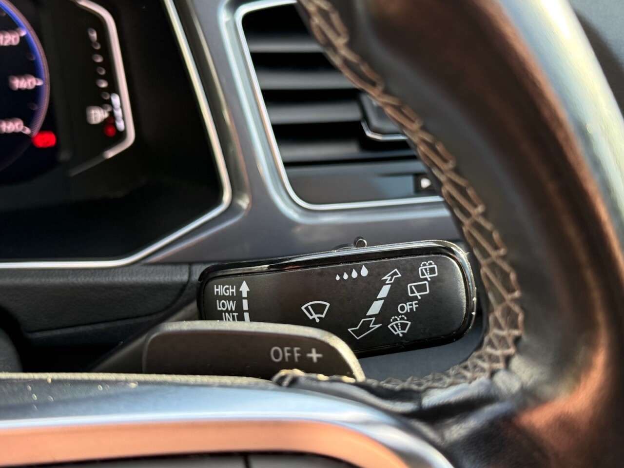 2020 VOLKSWAGEN T-ROC 2020 VOLKSWAGEN T-ROC