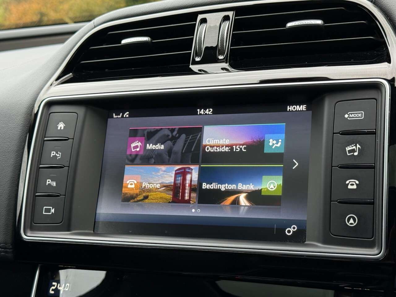 2017 JAGUAR XE 2017 JAGUAR XE