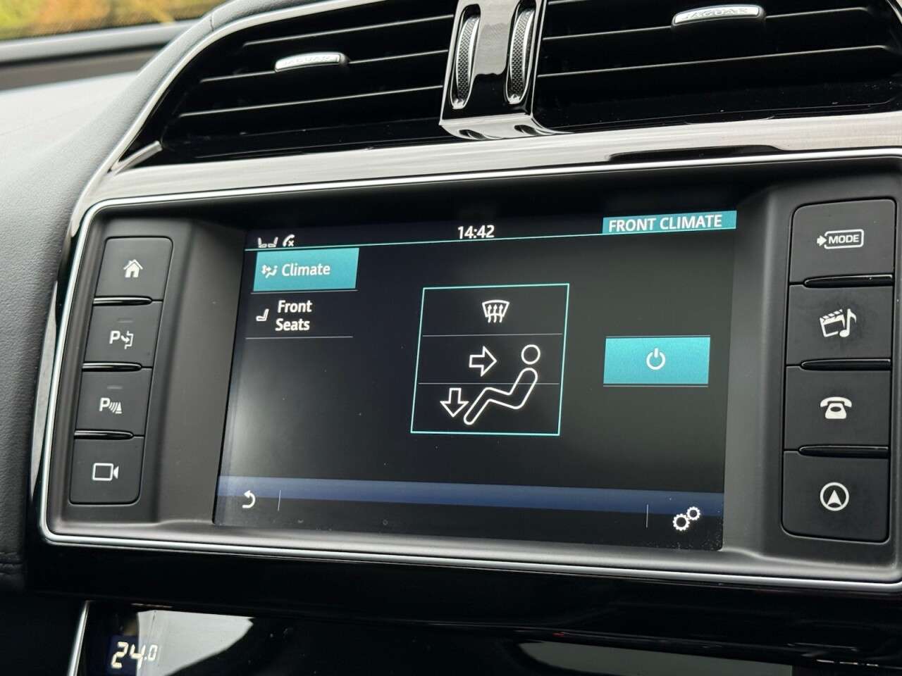 2017 JAGUAR XE 2017 JAGUAR XE