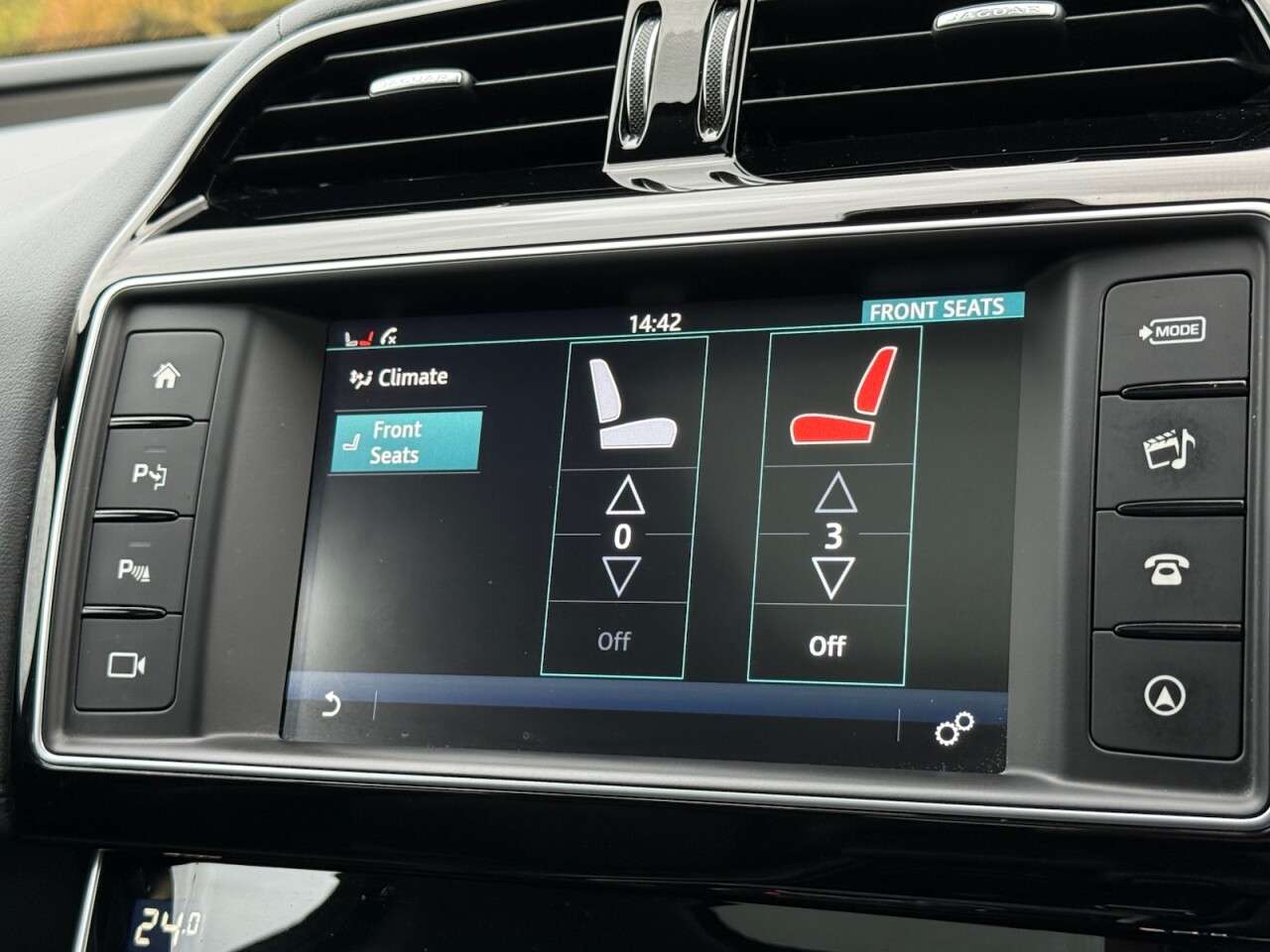 2017 JAGUAR XE 2017 JAGUAR XE