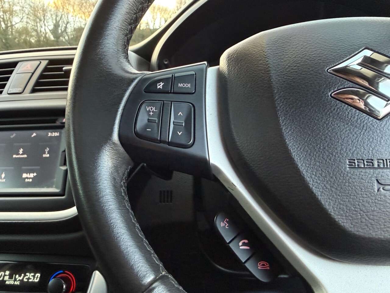 2015 SUZUKI SX4 S-CROSS 2015 SUZUKI SX4 S-CROSS