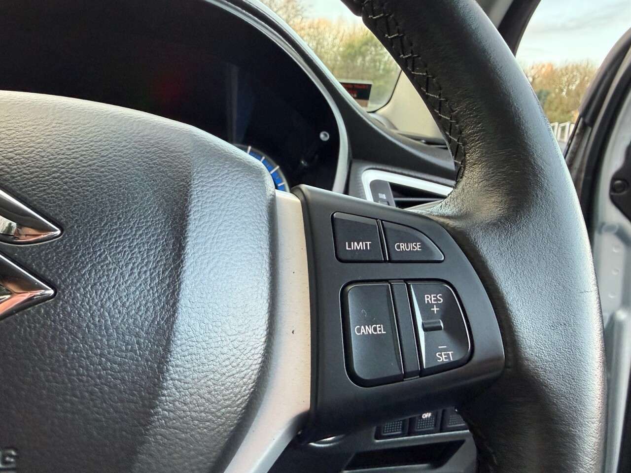 2015 SUZUKI SX4 S-CROSS 2015 SUZUKI SX4 S-CROSS