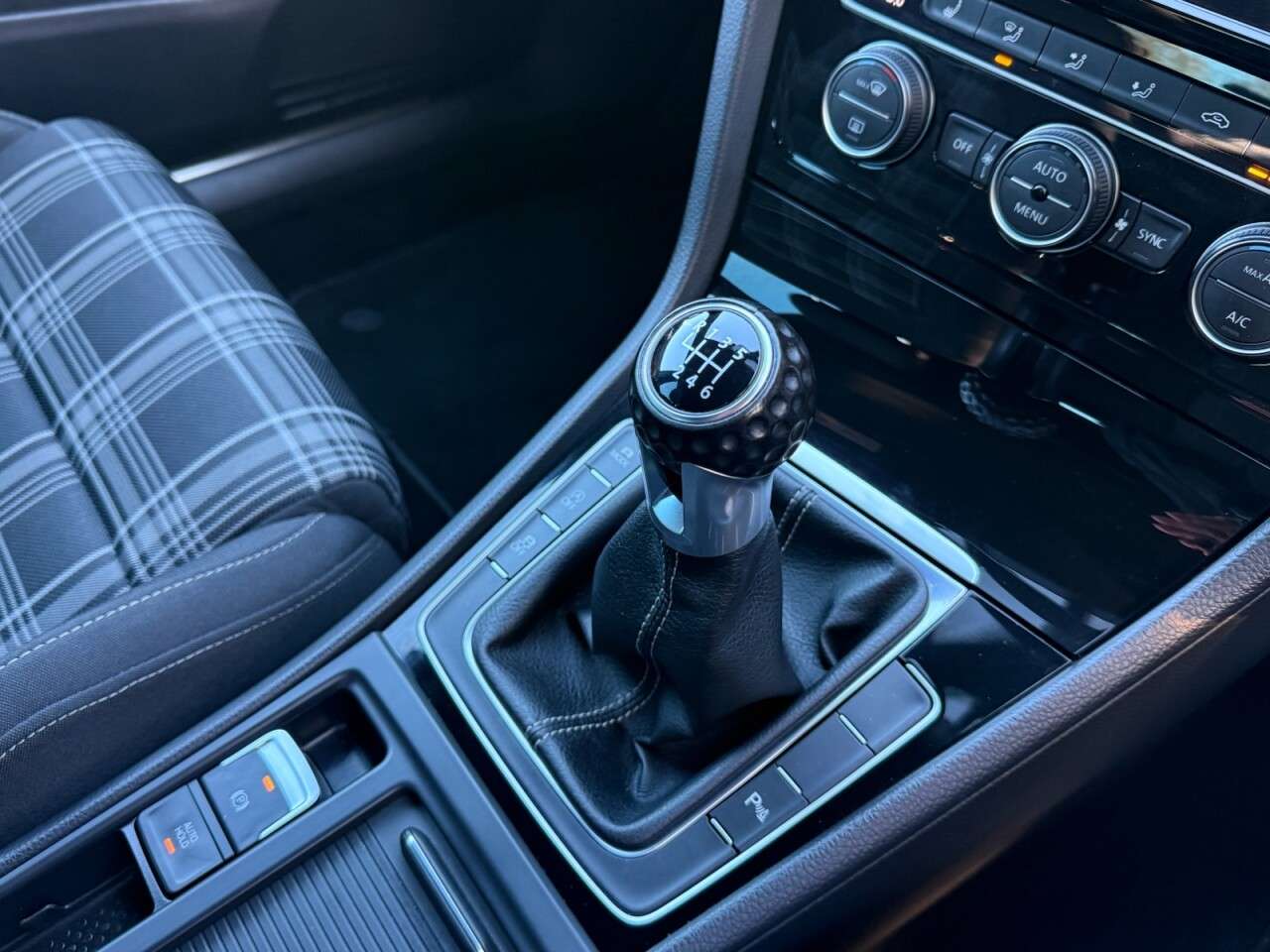 2017 VOLKSWAGEN GOLF 2017 VOLKSWAGEN GOLF