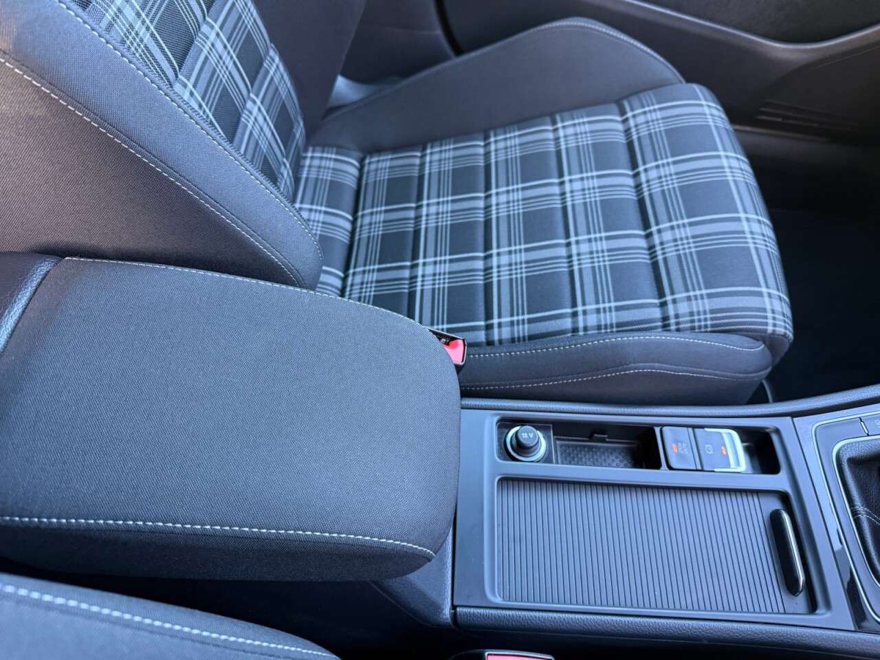 2017 VOLKSWAGEN GOLF 2017 VOLKSWAGEN GOLF