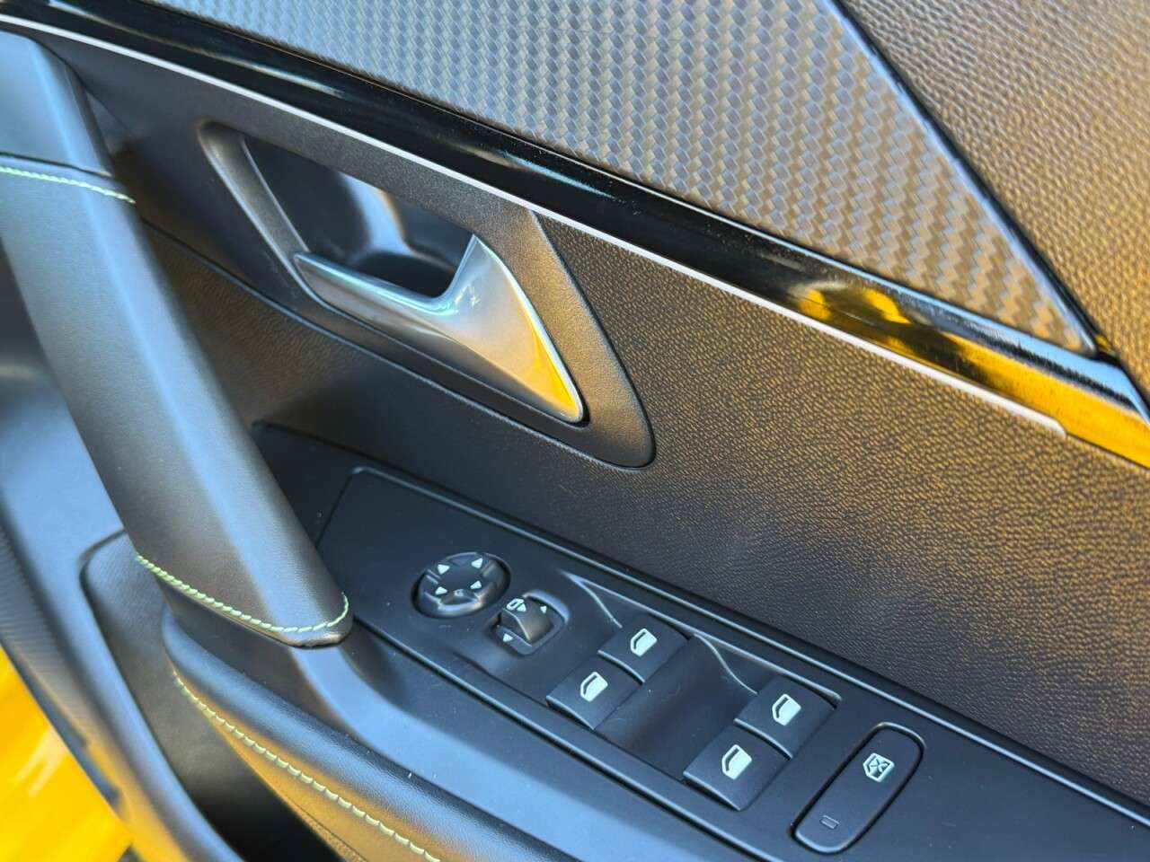 2023 PEUGEOT E-208 2023 PEUGEOT E-208