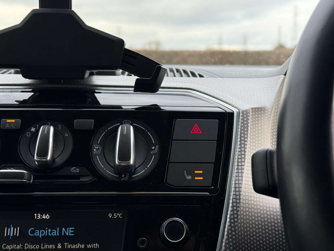 2019 VOLKSWAGEN UP! 2019 VOLKSWAGEN UP!