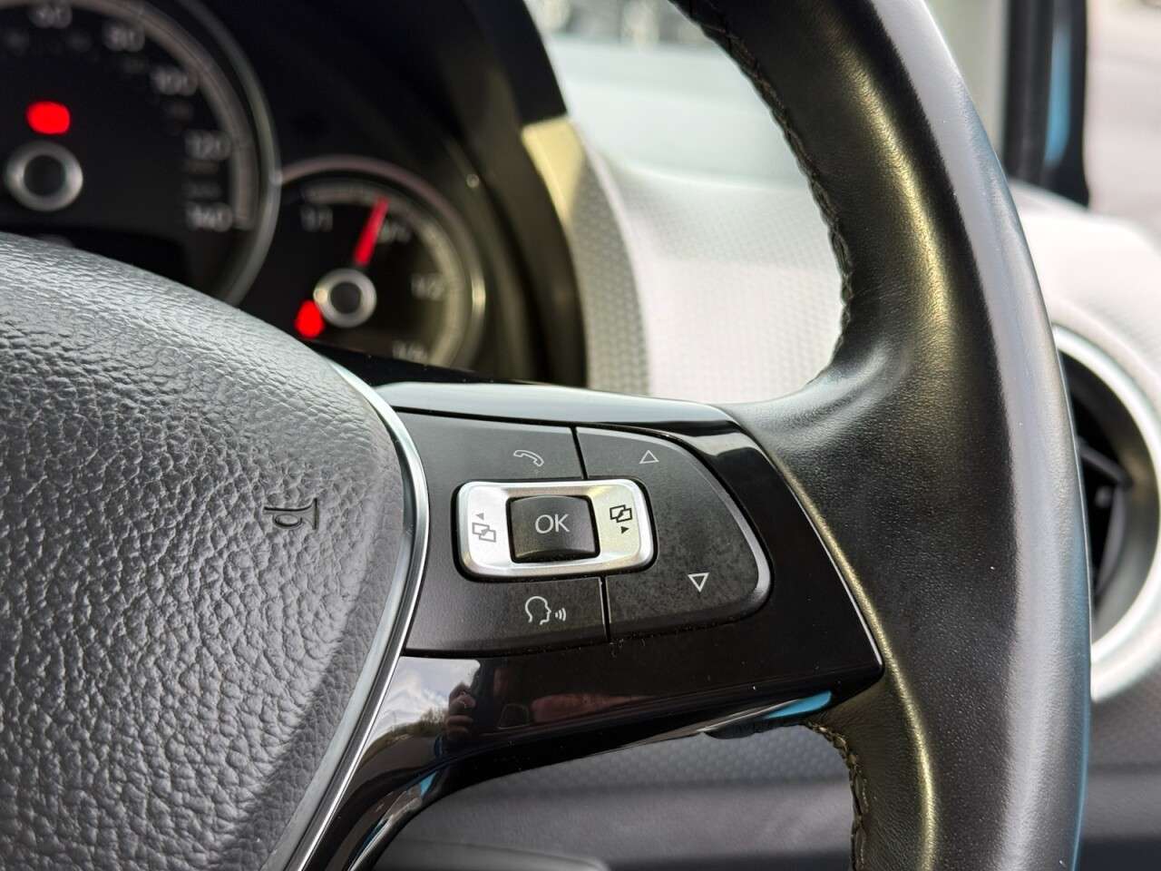 2019 VOLKSWAGEN UP! 2019 VOLKSWAGEN UP!