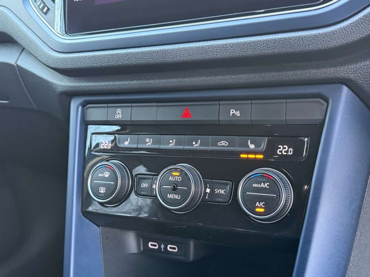 2021 VOLKSWAGEN T-ROC 2021 VOLKSWAGEN T-ROC