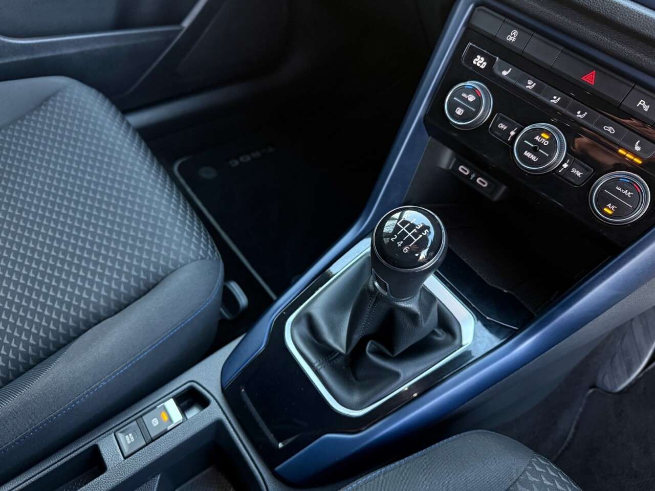 2021 VOLKSWAGEN T-ROC 2021 VOLKSWAGEN T-ROC