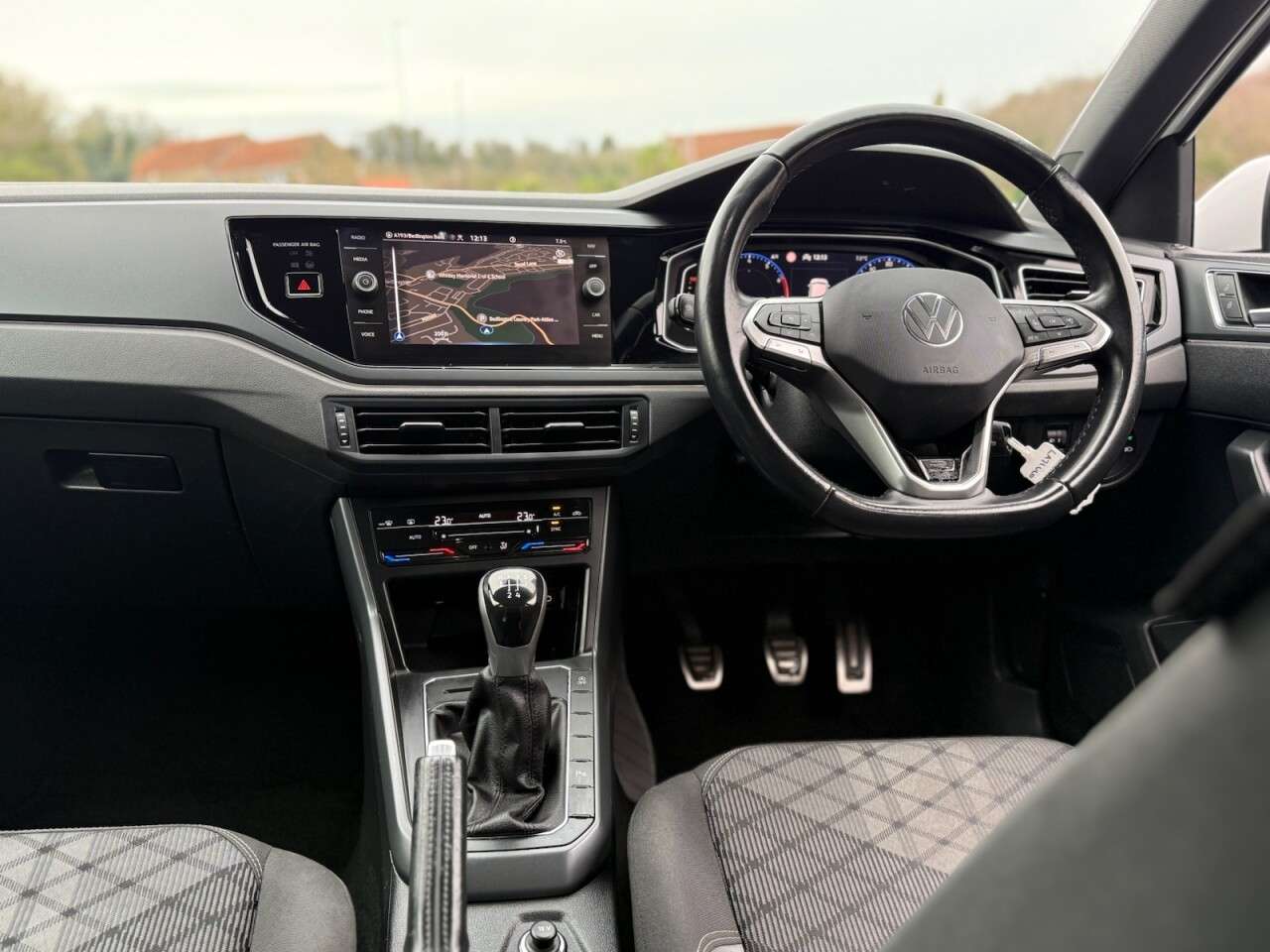 A 2022 VOLKSWAGEN POLO 1.0 TSI R-Line Hatchback 5dr Petrol Manual Euro 6 (s/s) (95 ps) DISCOVER NA A 2022 VOLKSWAGEN POLO 1.0 TSI R-Line Hatchback 5dr Petrol Manual Euro 6 (s/s) (95 ps) DISCOVER NA