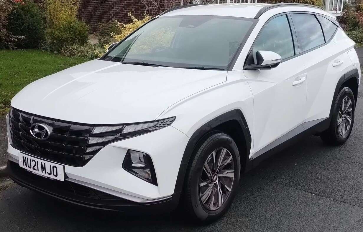 A 2021 HYUNDAI TUCSON 1.6 T-GDi MHEV SE Connect SUV 5dr Petrol Hybrid Manual Euro 6 (s/s) (150 ps A 2021 HYUNDAI TUCSON 1.6 T-GDi MHEV SE Connect SUV 5dr Petrol Hybrid Manual Euro 6 (s/s) (150 ps