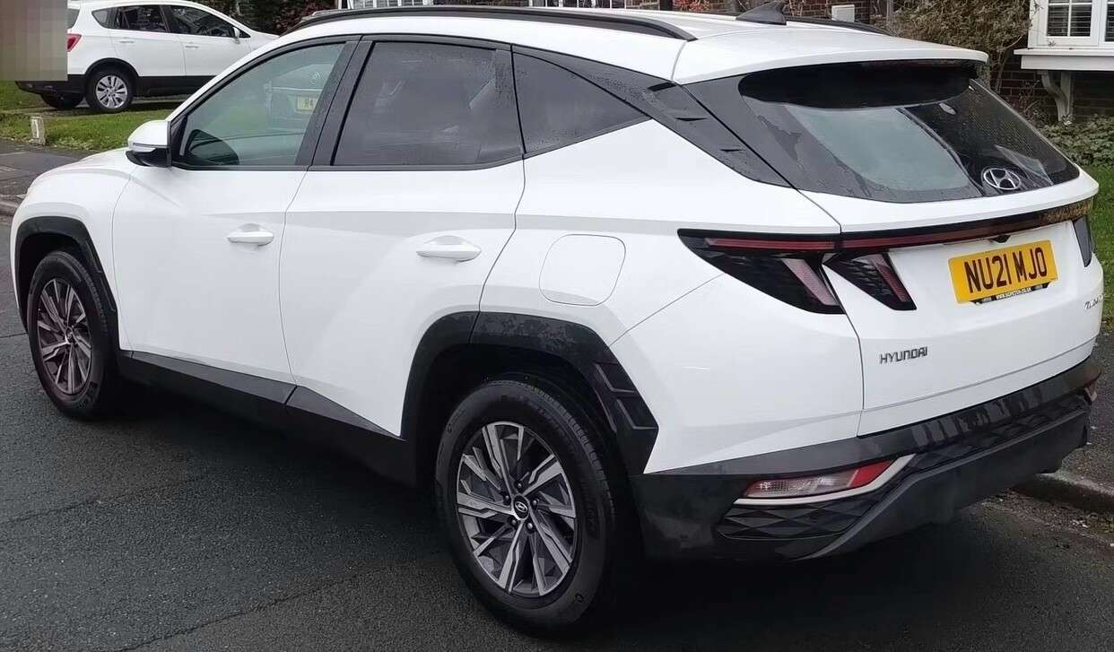 A 2021 HYUNDAI TUCSON 1.6 T-GDi MHEV SE Connect SUV 5dr Petrol Hybrid Manual Euro 6 (s/s) (150 ps A 2021 HYUNDAI TUCSON 1.6 T-GDi MHEV SE Connect SUV 5dr Petrol Hybrid Manual Euro 6 (s/s) (150 ps