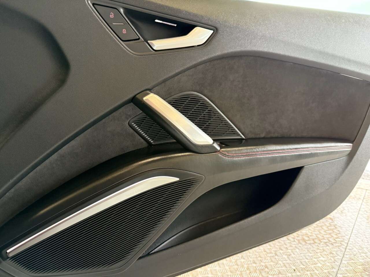 2017 AUDI TTS 2017 AUDI TTS