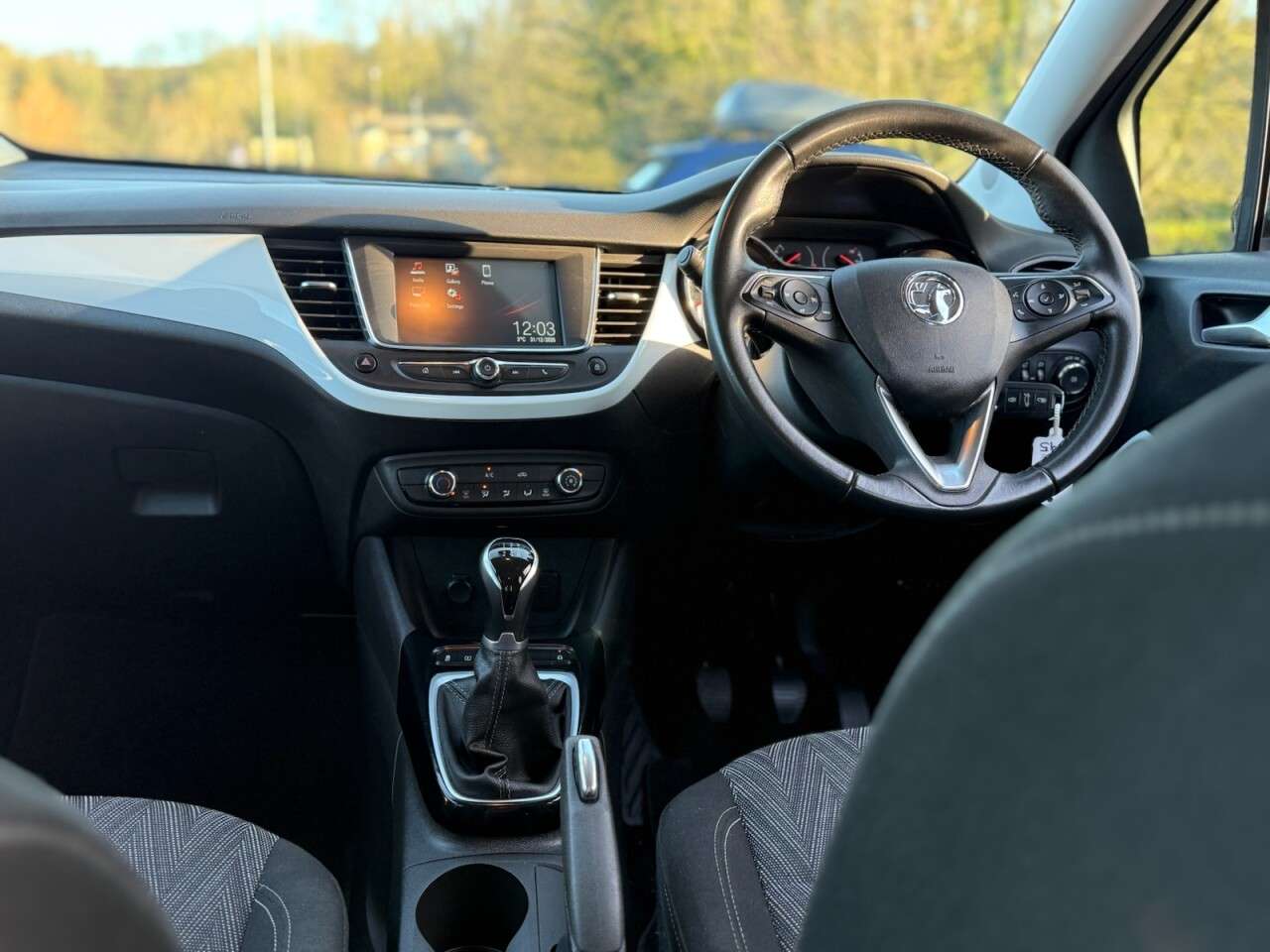 A 2020 VAUXHALL CROSSLAND X 1.2 Griffin SUV 5dr Petrol Manual Euro 6 (s/s) (83 ps) A 2020 VAUXHALL CROSSLAND X 1.2 Griffin SUV 5dr Petrol Manual Euro 6 (s/s) (83 ps)