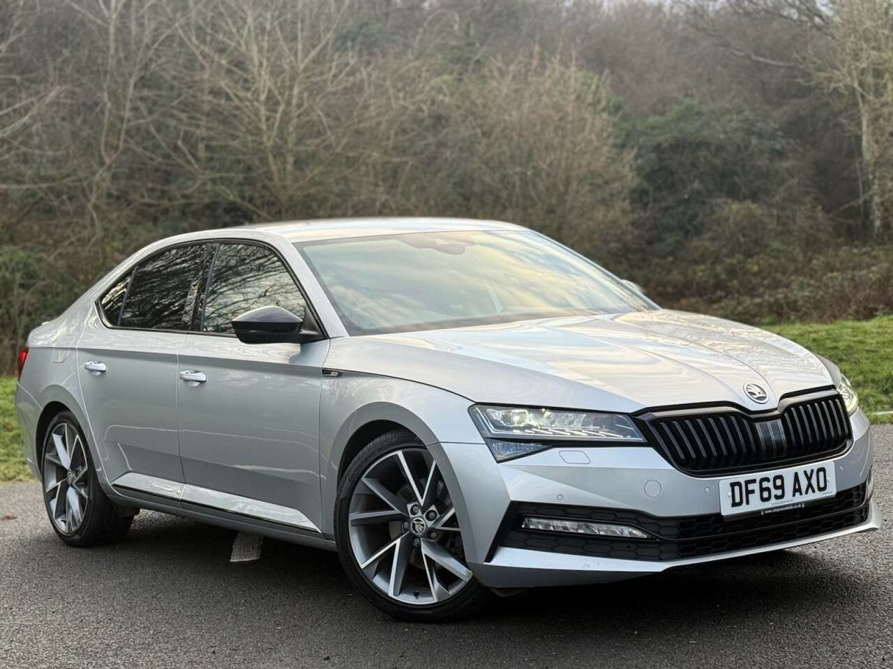 A 2020 SKODA SUPERB 2.0 TSI SportLine Plus Hatchback 5dr Petrol DSG Euro 6 (s/s) (190 ps) FULL A 2020 SKODA SUPERB 2.0 TSI SportLine Plus Hatchback 5dr Petrol DSG Euro 6 (s/s) (190 ps) FULL