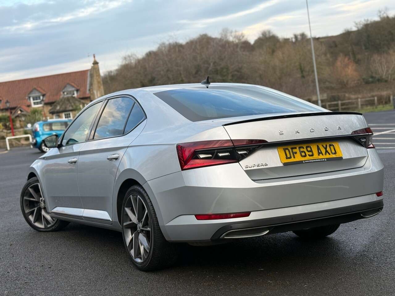 A 2020 SKODA SUPERB 2.0 TSI SportLine Plus Hatchback 5dr Petrol DSG Euro 6 (s/s) (190 ps) FULL A 2020 SKODA SUPERB 2.0 TSI SportLine Plus Hatchback 5dr Petrol DSG Euro 6 (s/s) (190 ps) FULL