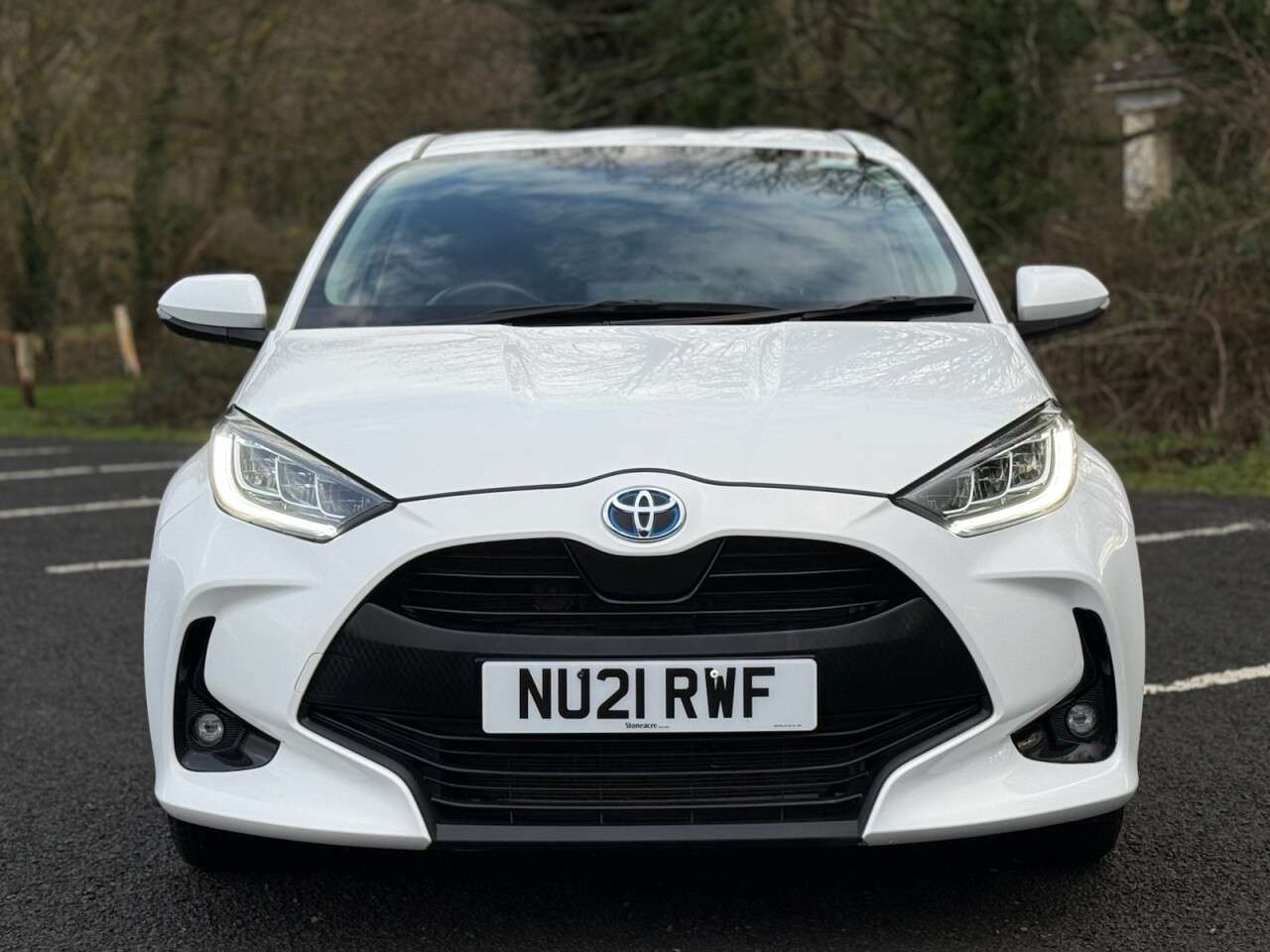 A 2021 TOYOTA YARIS 1.5 VVT-h Design Hatchback 5dr Petrol Hybrid E-CVT Euro 6 (s/s) (116 ps) SE A 2021 TOYOTA YARIS 1.5 VVT-h Design Hatchback 5dr Petrol Hybrid E-CVT Euro 6 (s/s) (116 ps) SE