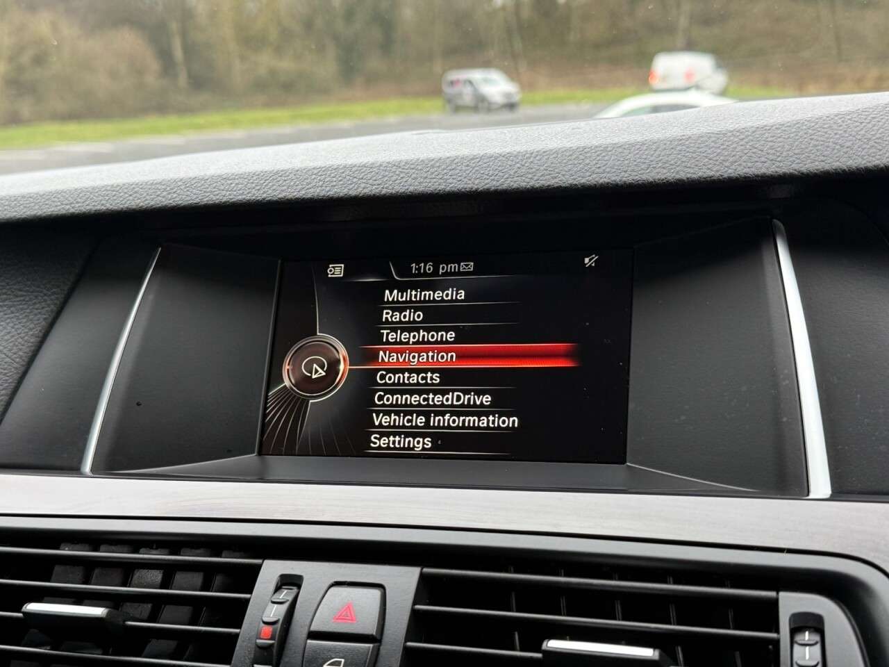 A 2017 BMW 5 SERIES 2.0 520d SE Touring 5dr Diesel Auto Euro 6 (s/s) (190 ps) A 2017 BMW 5 SERIES 2.0 520d SE Touring 5dr Diesel Auto Euro 6 (s/s) (190 ps)