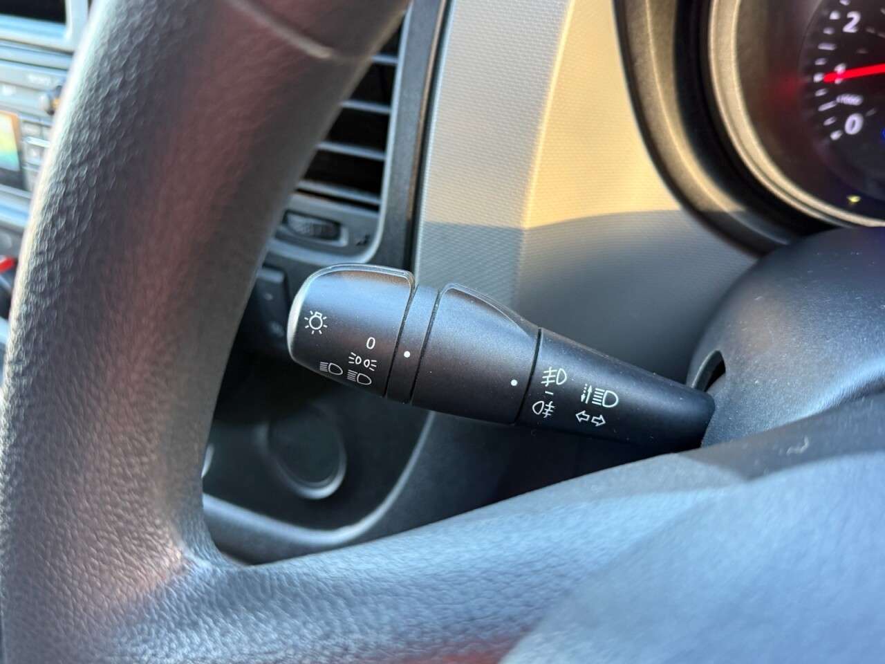 2019 NISSAN NV300 2019 NISSAN NV300