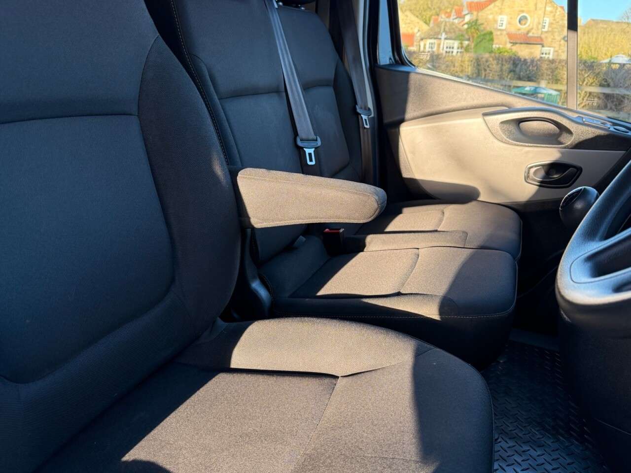 2019 NISSAN NV300 2019 NISSAN NV300