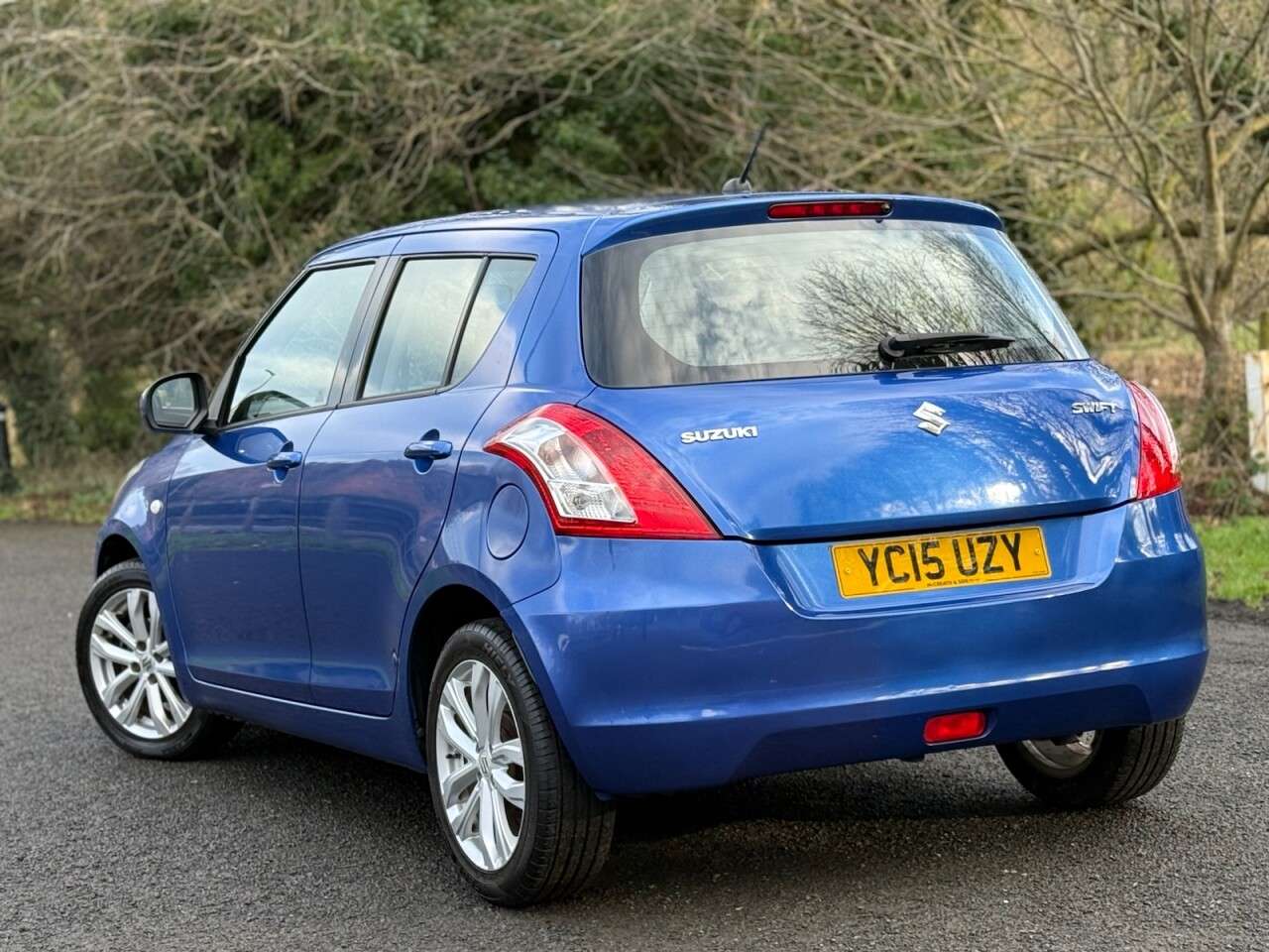 A 2015 SUZUKI SWIFT 1.2 SZ3 Hatchback 5dr Petrol Manual Euro 5 (94 ps) A 2015 SUZUKI SWIFT 1.2 SZ3 Hatchback 5dr Petrol Manual Euro 5 (94 ps)