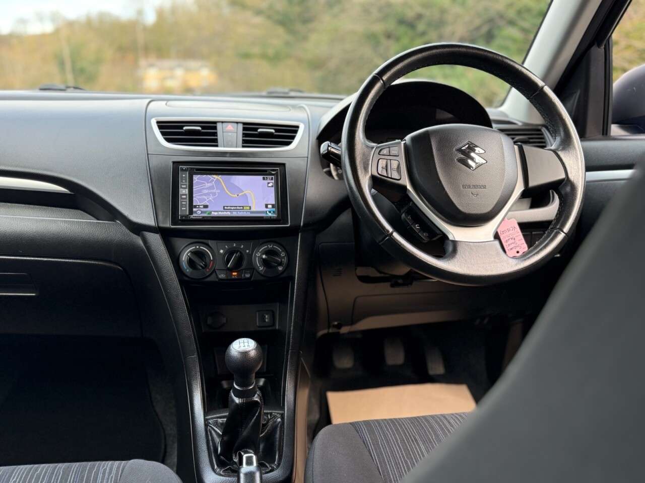 A 2015 SUZUKI SWIFT 1.2 SZ3 Hatchback 5dr Petrol Manual Euro 5 (94 ps) A 2015 SUZUKI SWIFT 1.2 SZ3 Hatchback 5dr Petrol Manual Euro 5 (94 ps)