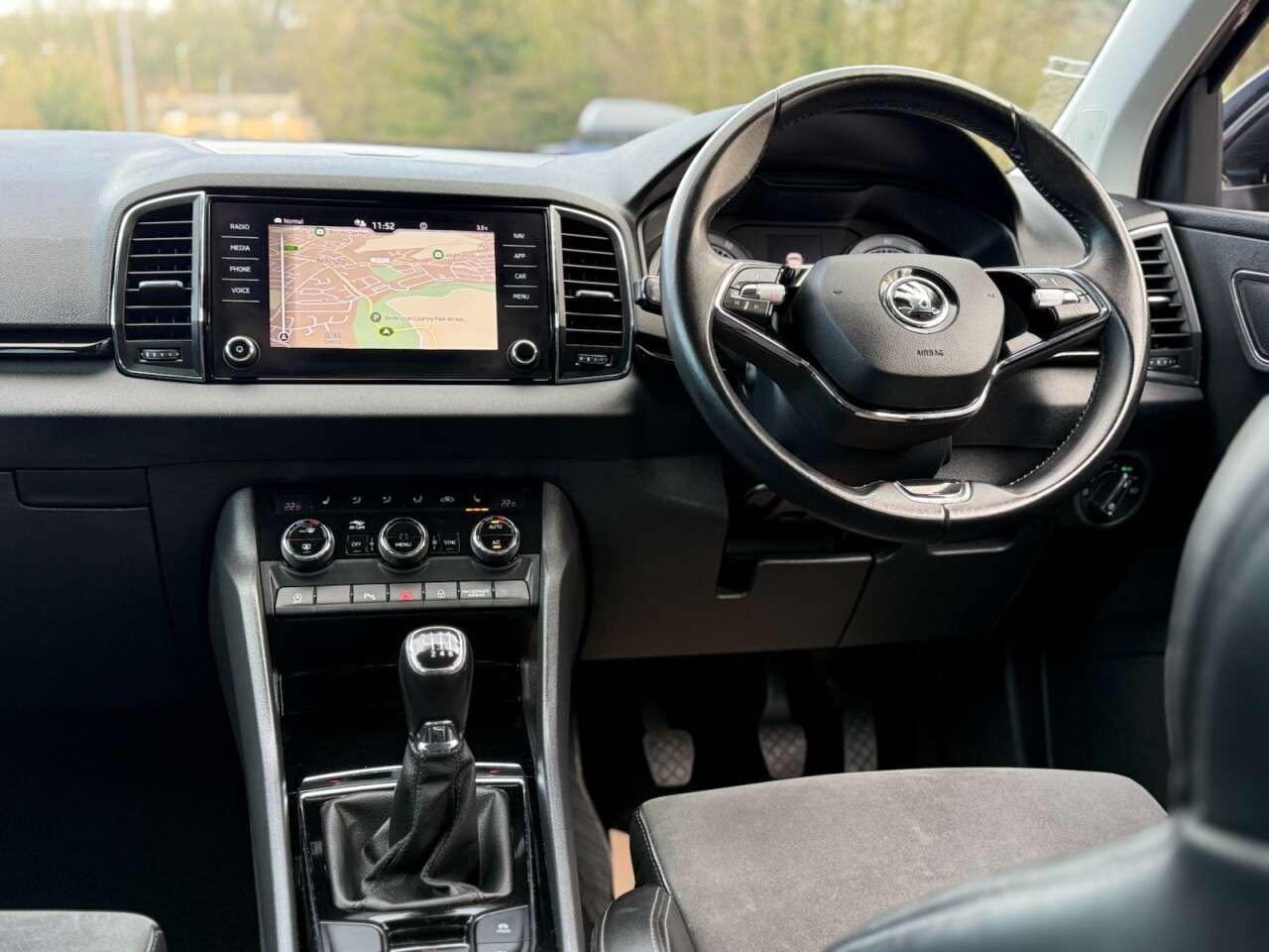 A 2021 SKODA KAROQ 1.5 TSI ACT SE L SUV 5dr Petrol Manual Euro 6 (s/s) (150 ps) 1 OWNER + APPL A 2021 SKODA KAROQ 1.5 TSI ACT SE L SUV 5dr Petrol Manual Euro 6 (s/s) (150 ps) 1 OWNER + APPL
