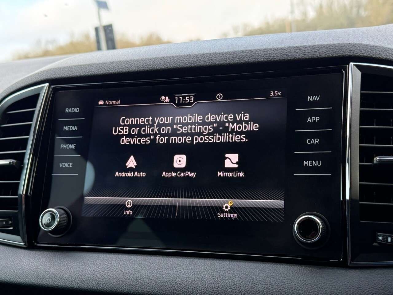 2021 SKODA KAROQ 2021 SKODA KAROQ