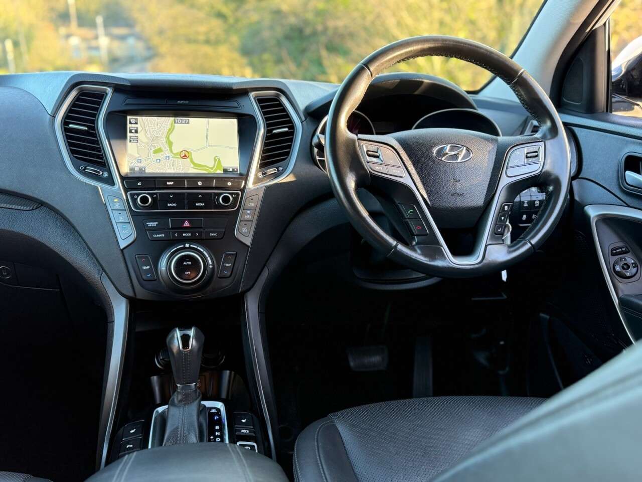 A 2018 HYUNDAI SANTA FE 2.2 CRDi Blue Drive Premium SUV 5dr Diesel Auto 4WD Euro 6 (s/s) (7 Seat) ( A 2018 HYUNDAI SANTA FE 2.2 CRDi Blue Drive Premium SUV 5dr Diesel Auto 4WD Euro 6 (s/s) (7 Seat) (