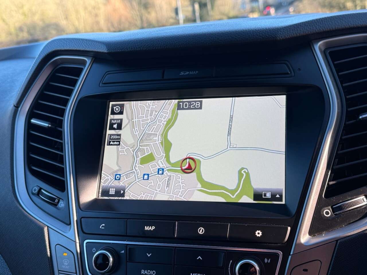 A 2018 HYUNDAI SANTA FE 2.2 CRDi Blue Drive Premium SUV 5dr Diesel Auto 4WD Euro 6 (s/s) (7 Seat) ( A 2018 HYUNDAI SANTA FE 2.2 CRDi Blue Drive Premium SUV 5dr Diesel Auto 4WD Euro 6 (s/s) (7 Seat) (